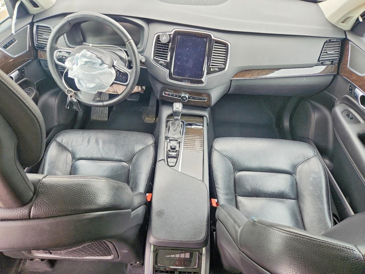 2018 Volvo Xc90 T6 White vin: YV4A22PK7J1193192