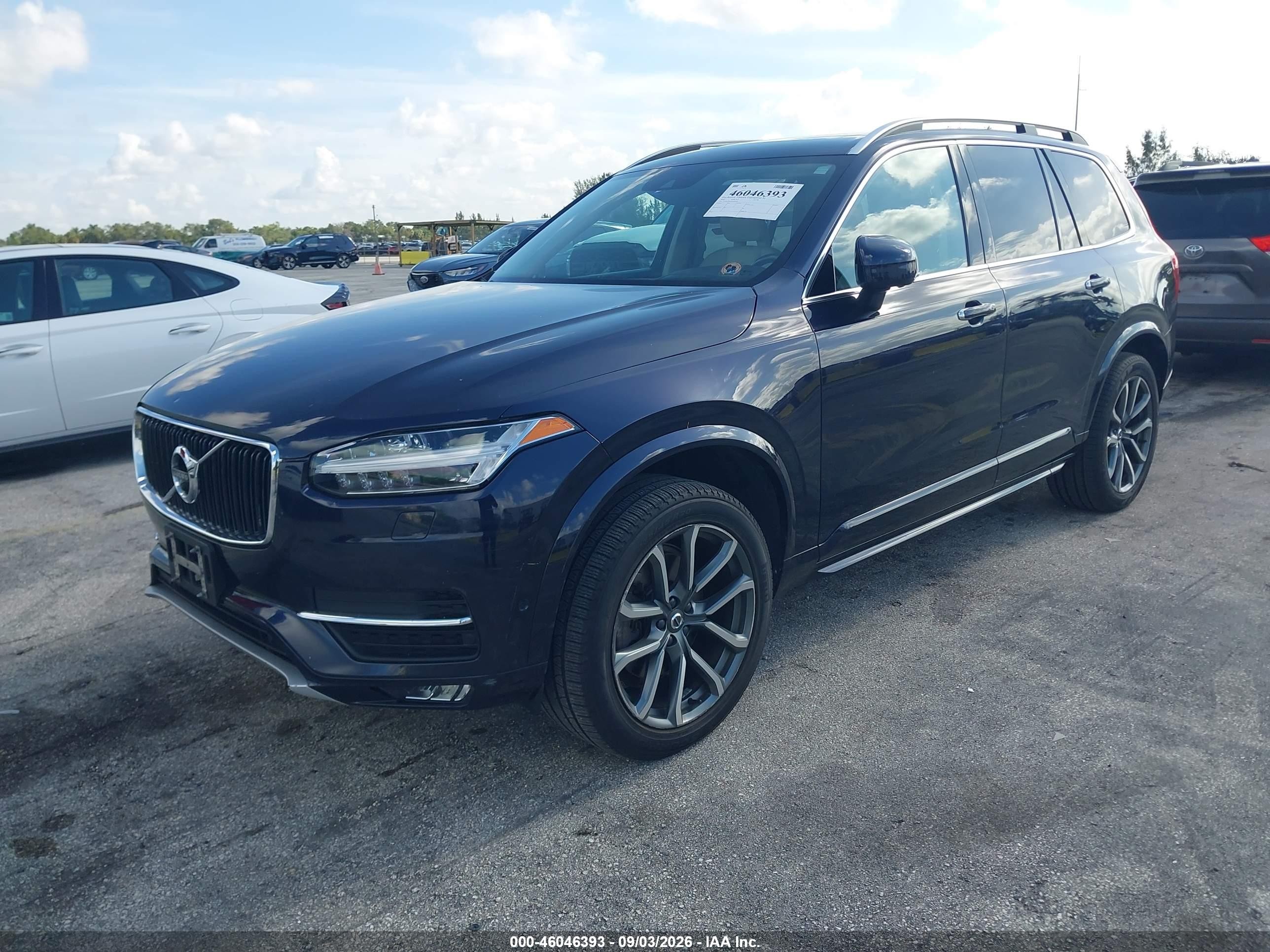 2016 Volvo Xc90 T6 Momentum Navy vin: YV4A22PK8G1095099