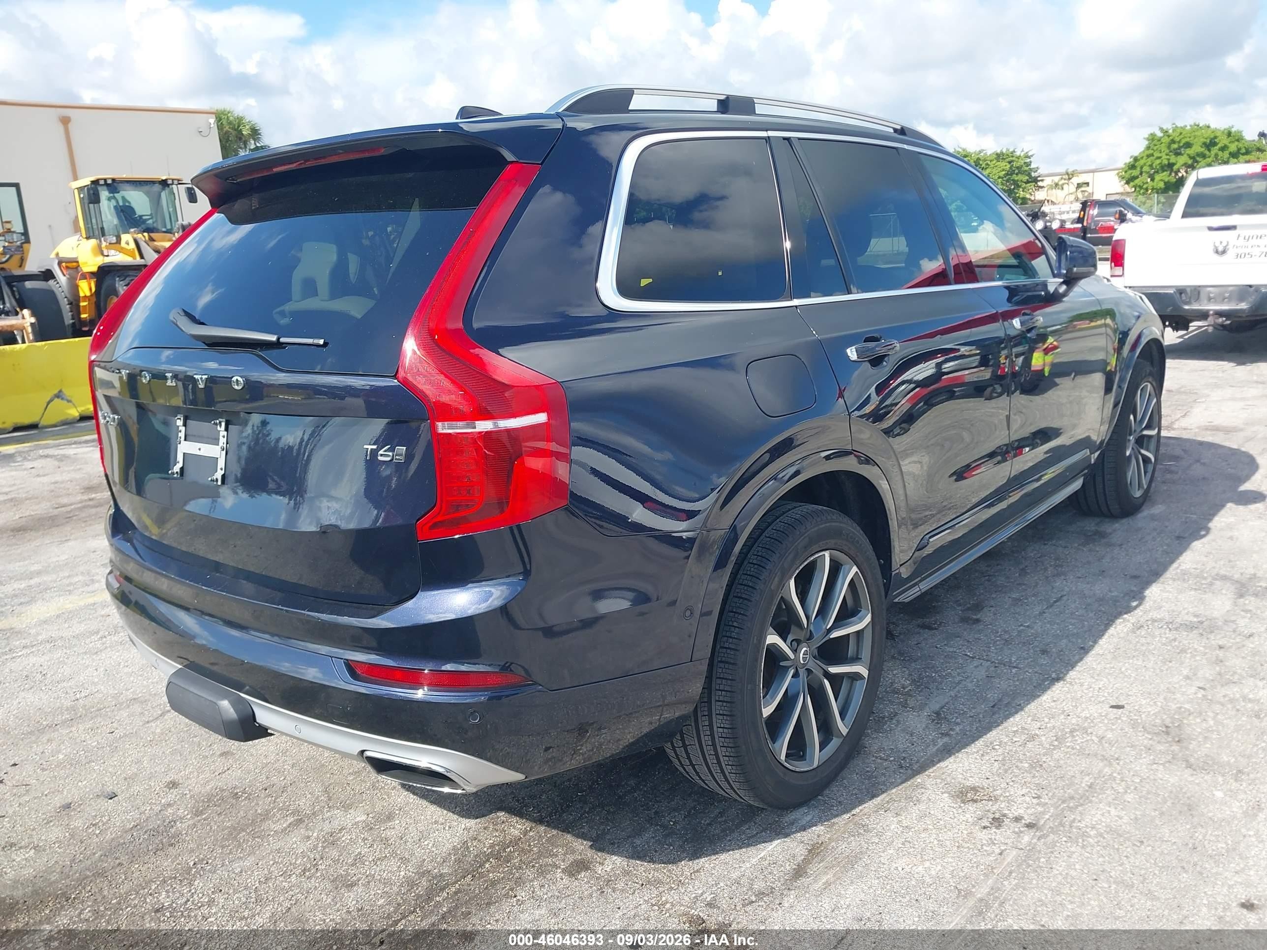 2016 Volvo Xc90 T6 Momentum Navy vin: YV4A22PK8G1095099