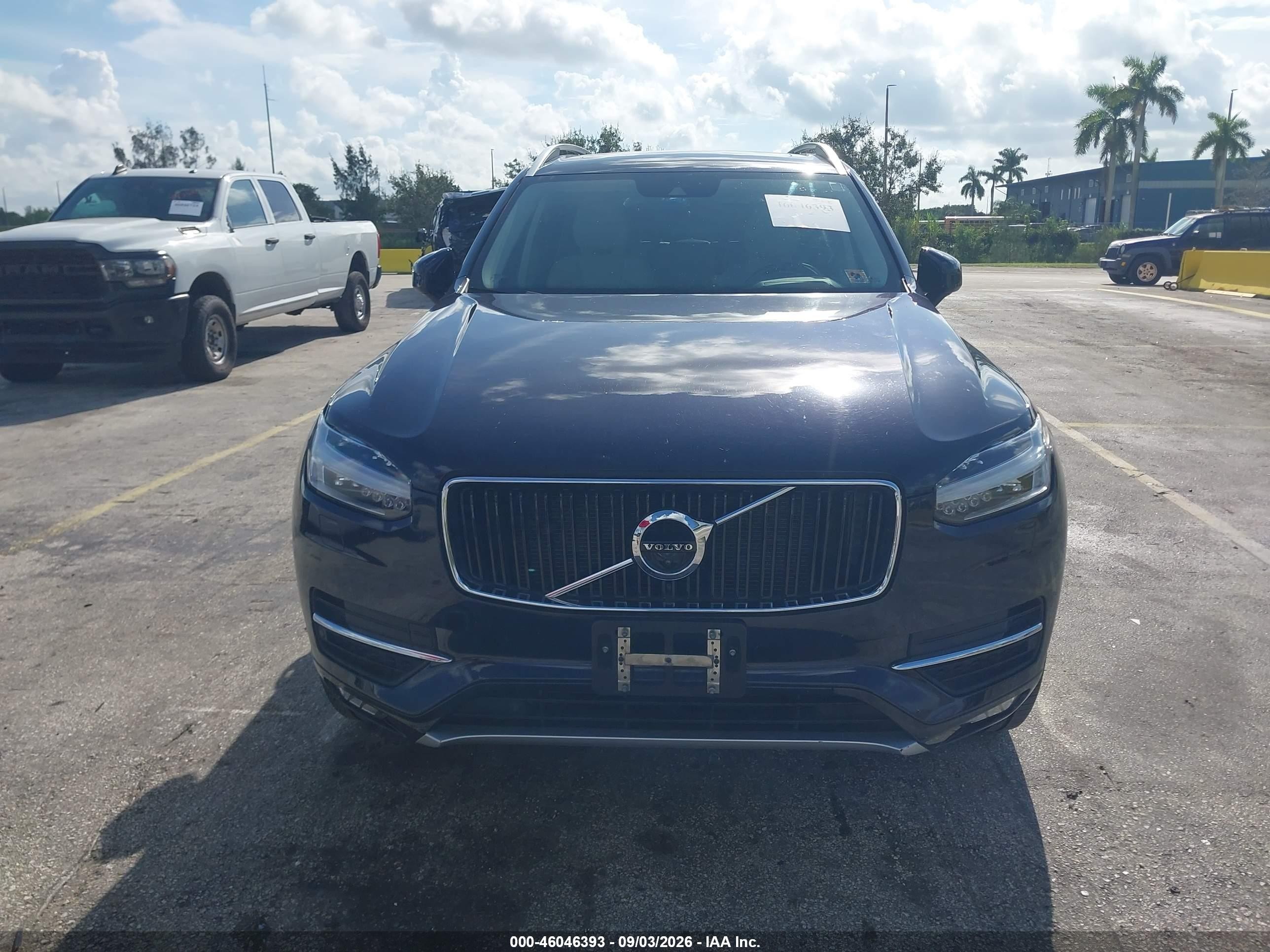 2016 Volvo Xc90 T6 Momentum Navy vin: YV4A22PK8G1095099