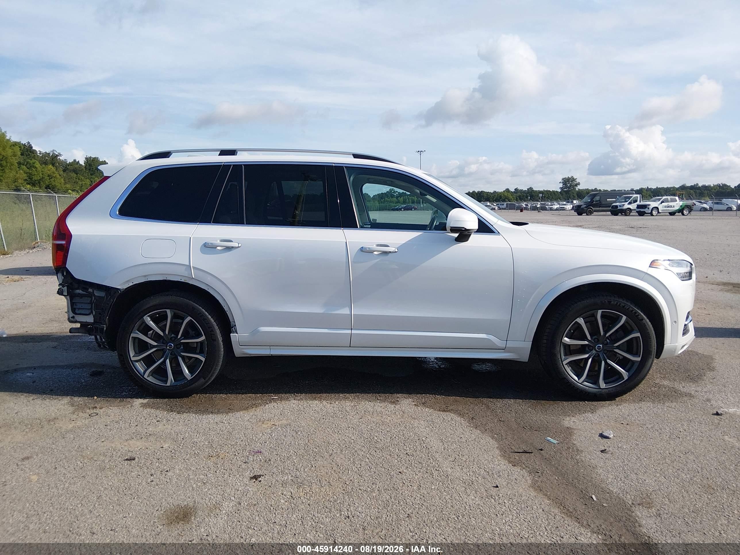 2019 Volvo Xc90 T6 Momentum White vin: YV4A22PK8K1452290