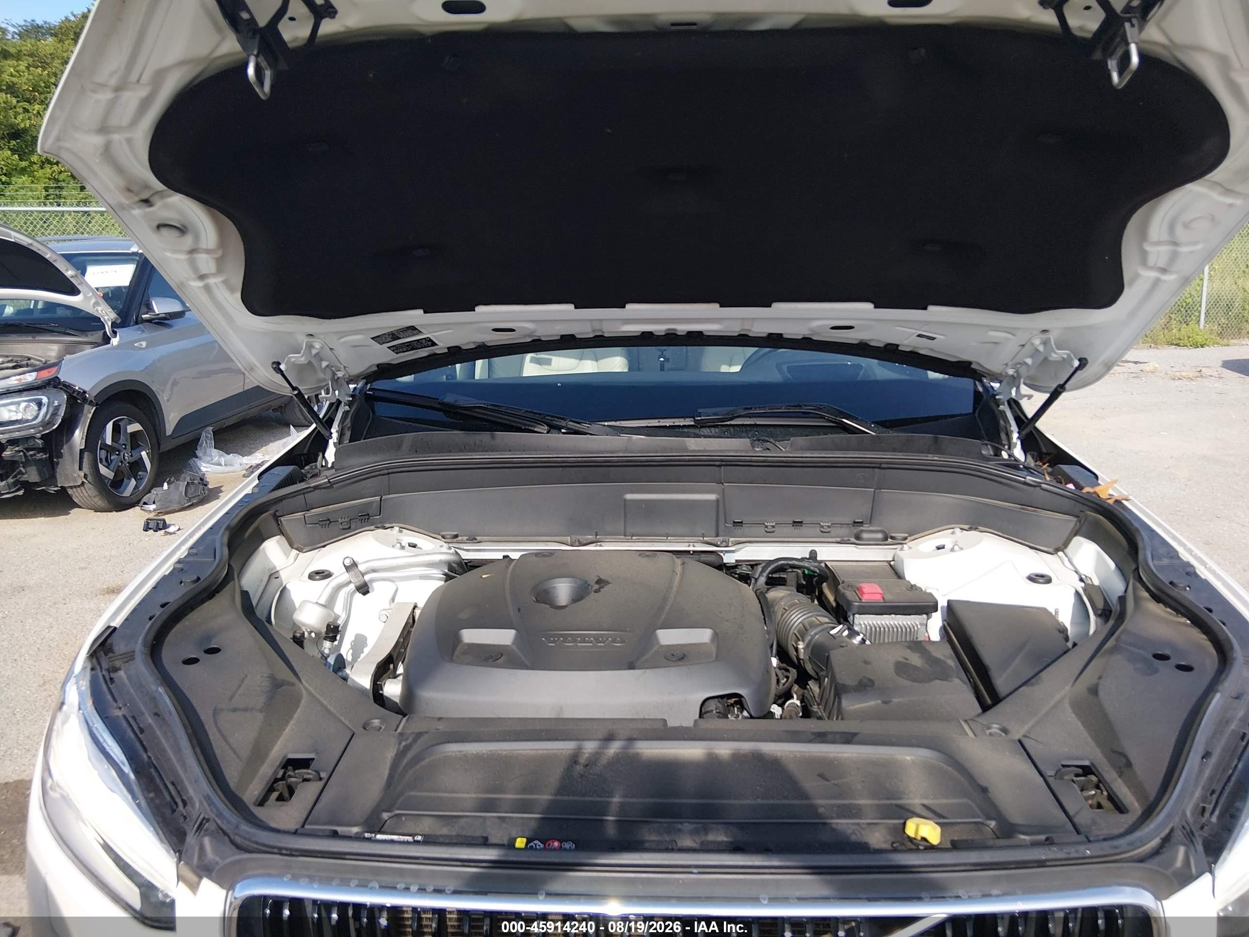 2019 Volvo Xc90 T6 Momentum White vin: YV4A22PK8K1452290