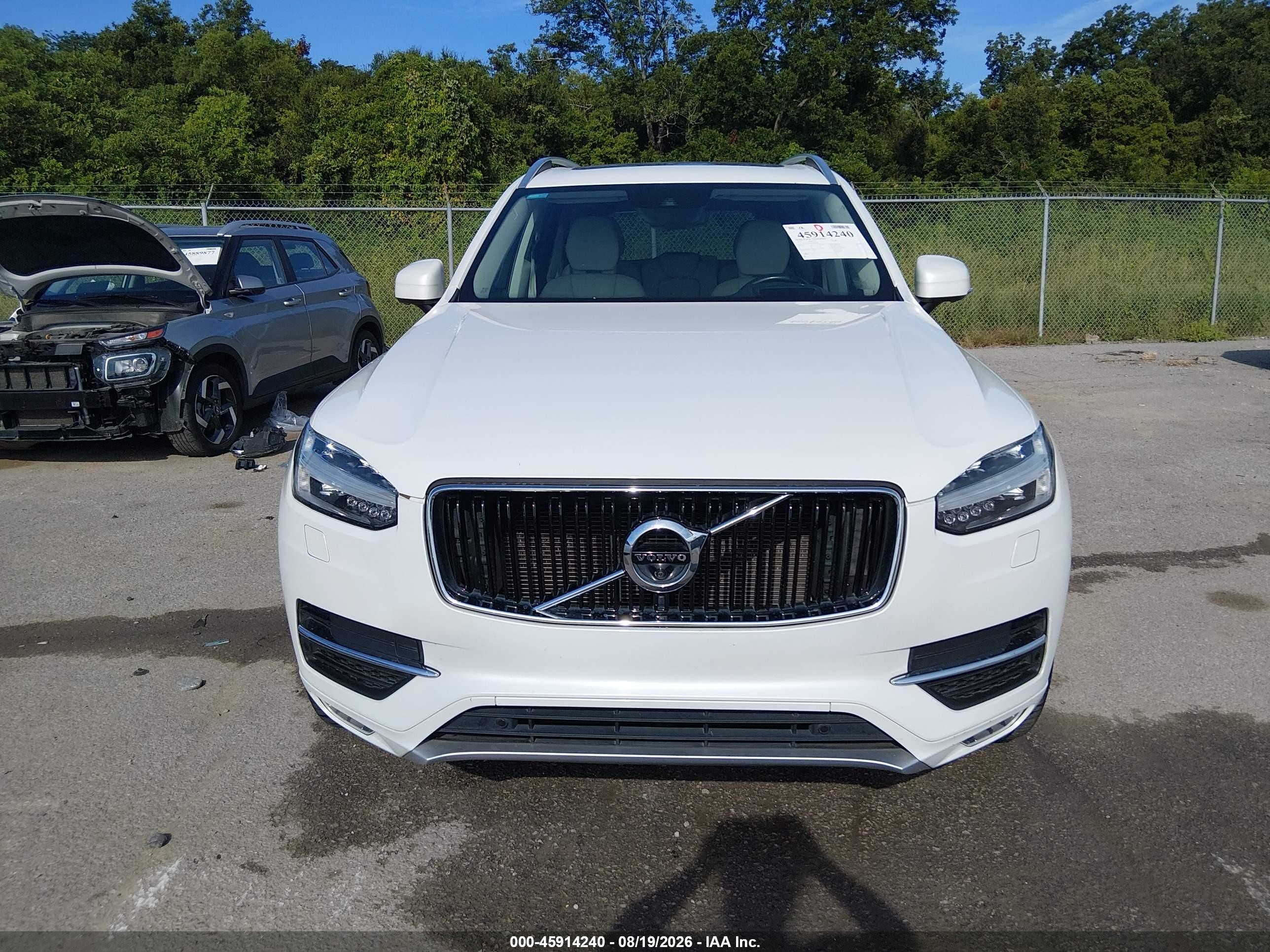 2019 Volvo Xc90 T6 Momentum White vin: YV4A22PK8K1452290