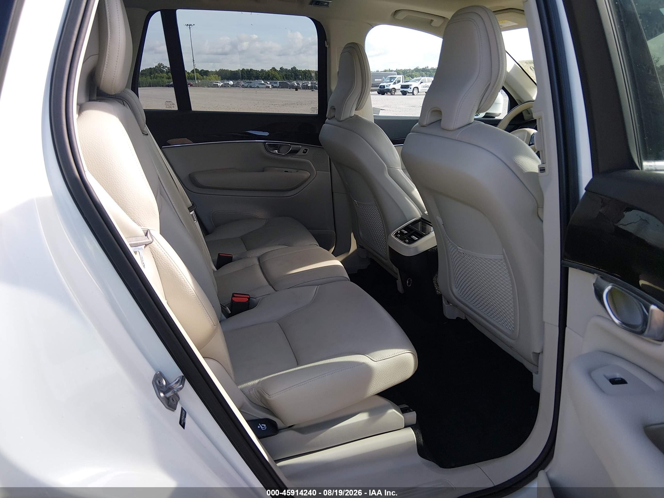 2019 Volvo Xc90 T6 Momentum White vin: YV4A22PK8K1452290