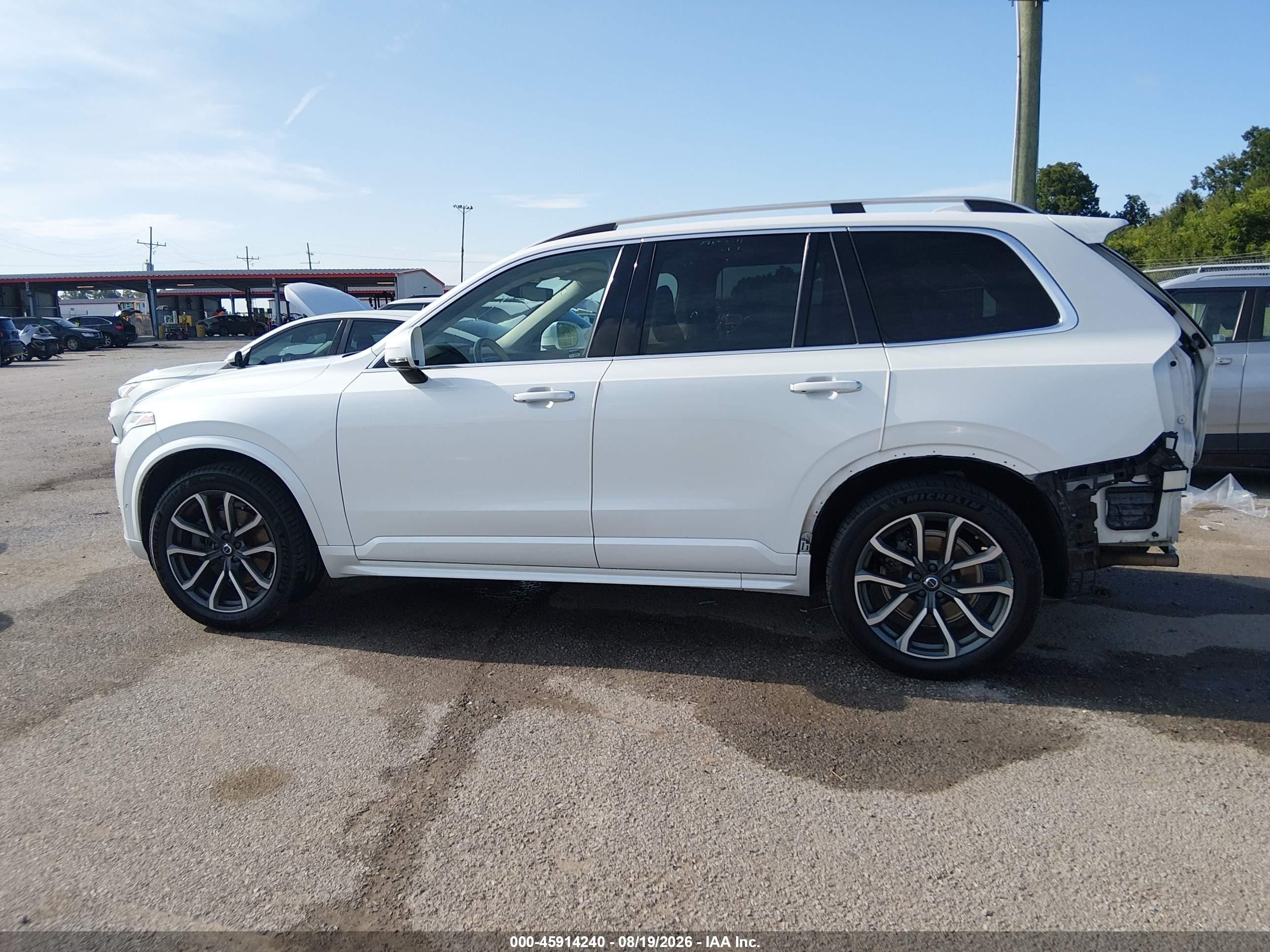 2019 Volvo Xc90 T6 Momentum White vin: YV4A22PK8K1452290