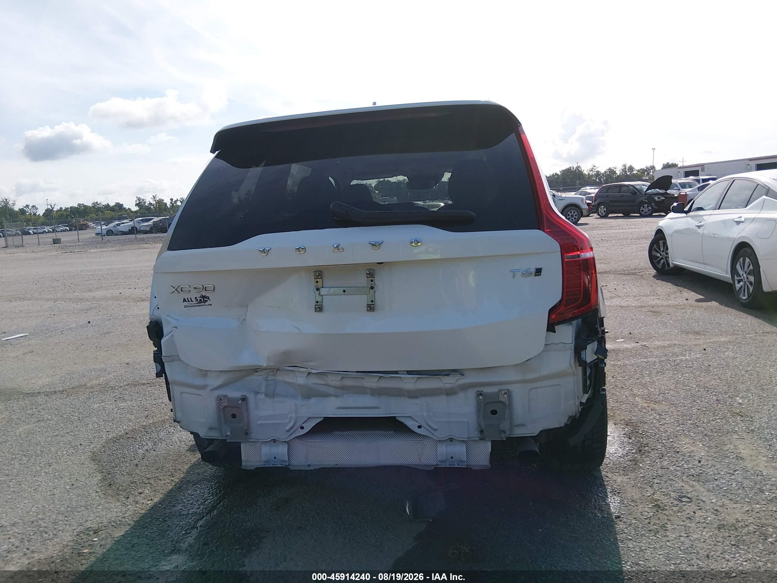 2019 Volvo Xc90 T6 Momentum White vin: YV4A22PK8K1452290