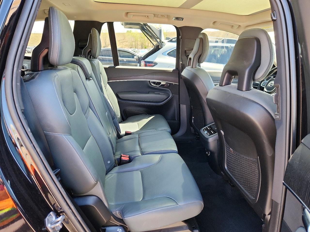 2020 Volvo Xc90 T6 Momentum Black vin: YV4A22PK9L1609651