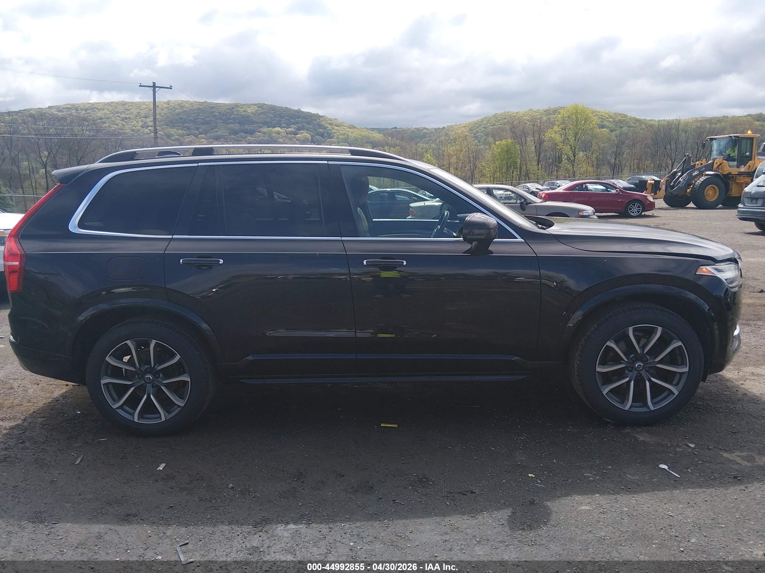 2017 Volvo Xc90 T6 Momentum Black vin: YV4A22PKXH1107951