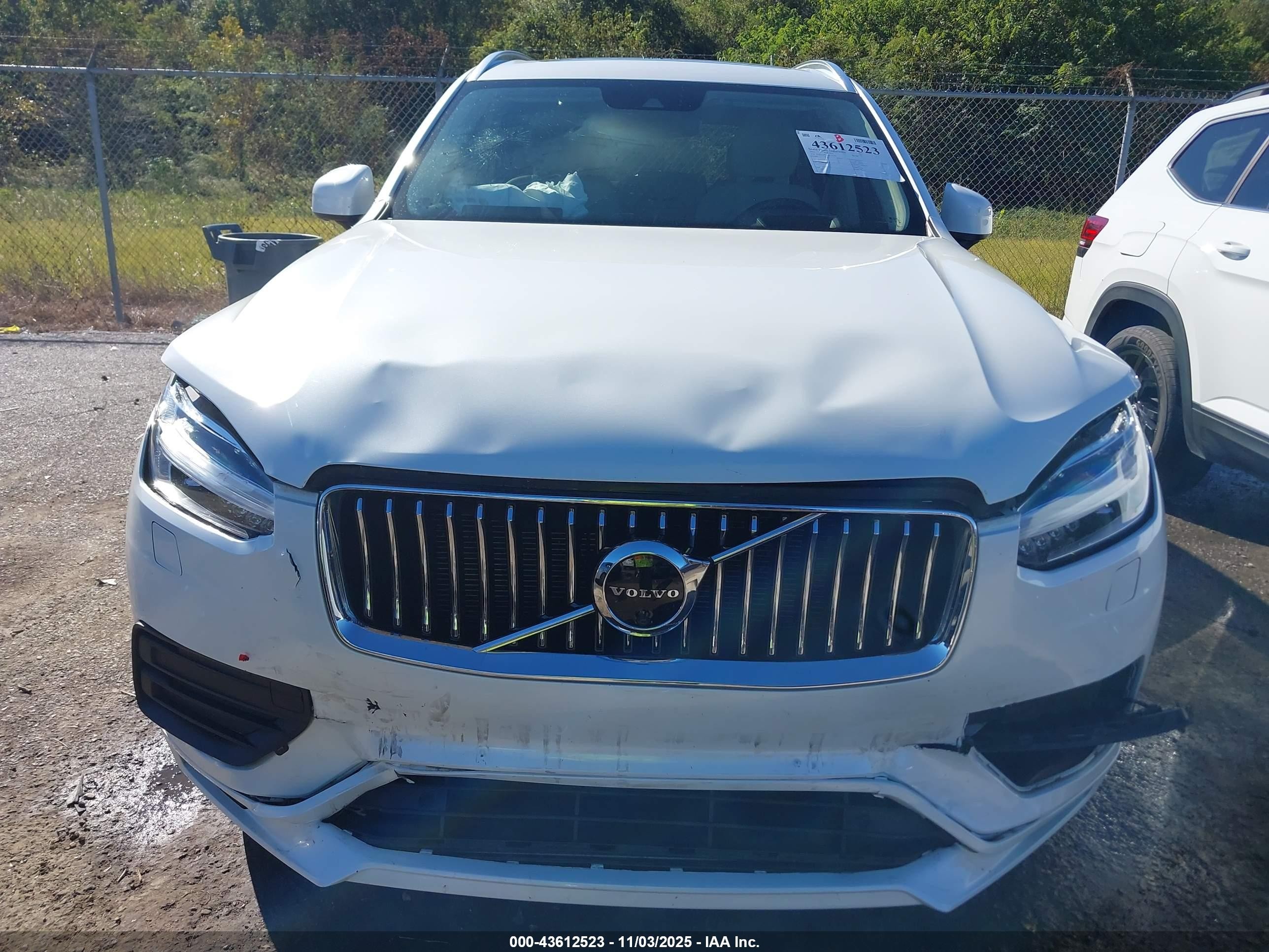 2021 Volvo Xc90 T6 Momentum 7 Passenger Белый vin: YV4A22PKXM1771290