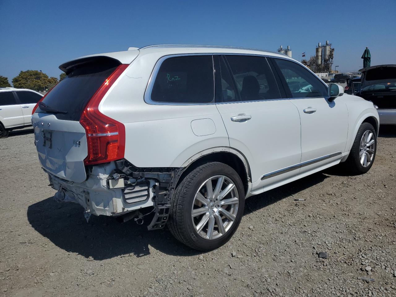 2017 Volvo Xc90 T6 White vin: YV4A22PL0H1152650