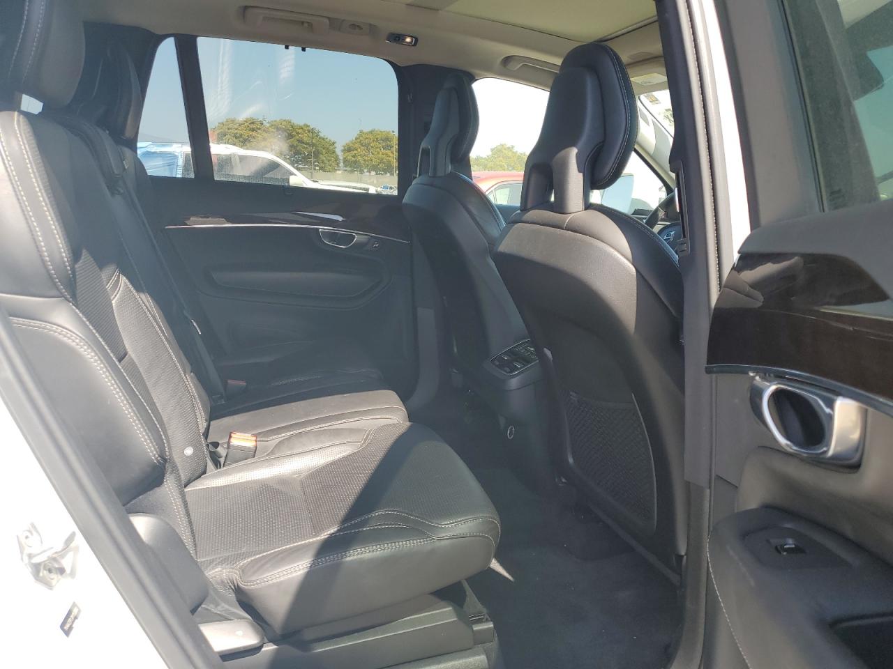 2017 Volvo Xc90 T6 White vin: YV4A22PL0H1152650