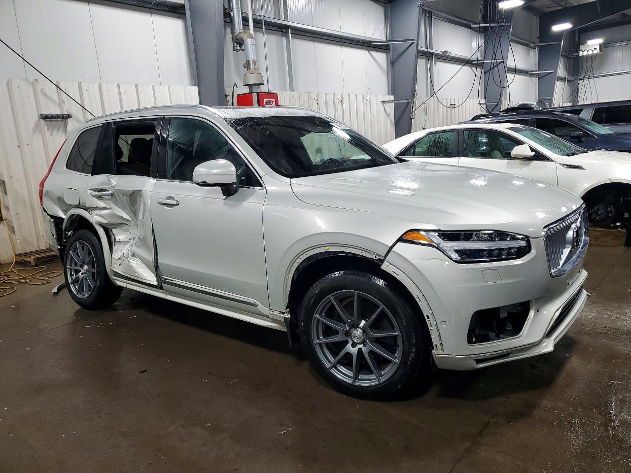 2022 Volvo Xc90 T6 Inscription Tan vin: YV4A22PL0N1871439