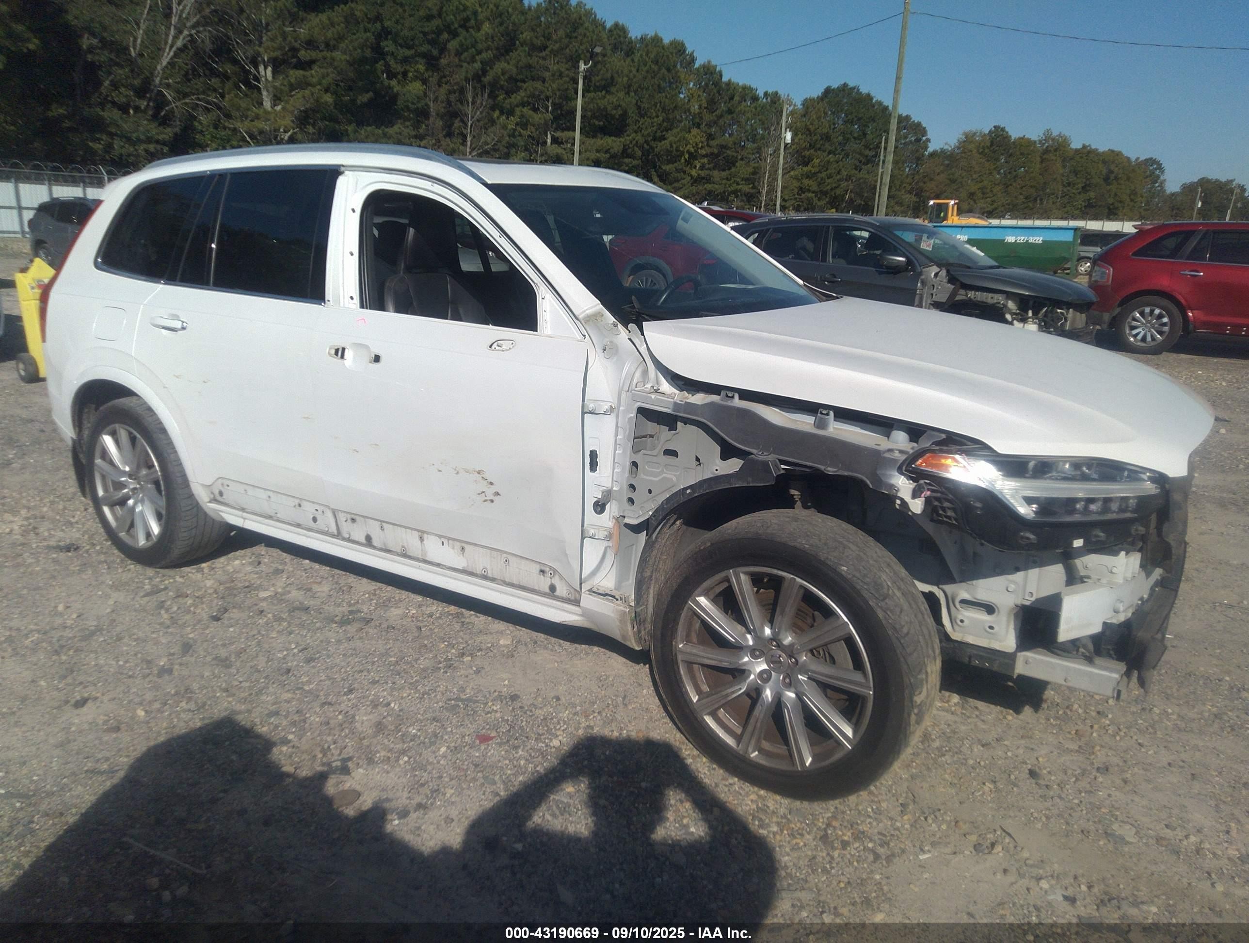 2017 Volvo Xc90 T6 Inscription White vin: YV4A22PL9H1137841