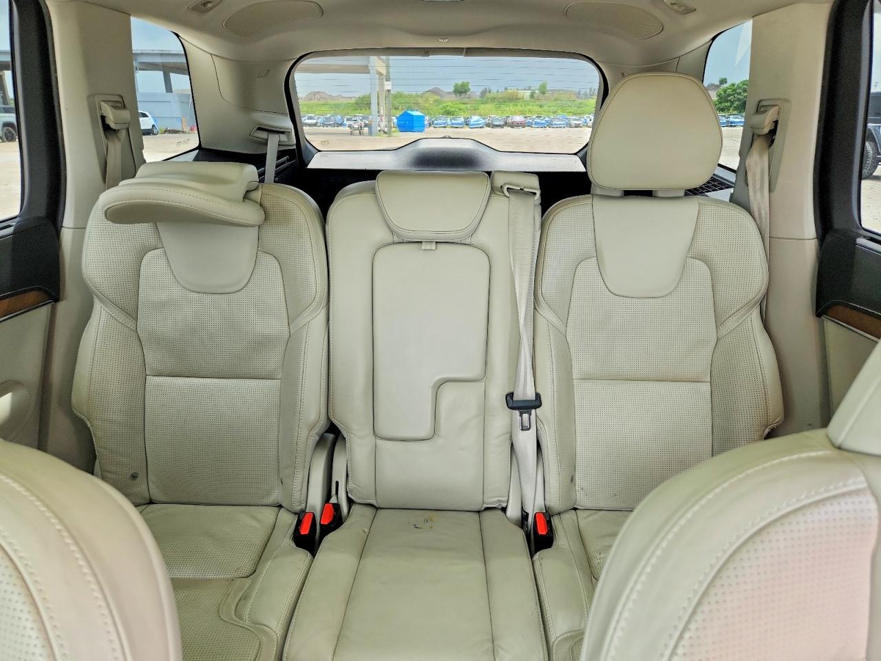 2017 Volvo Xc90 T6 White vin: YV4A22PL9H1182326