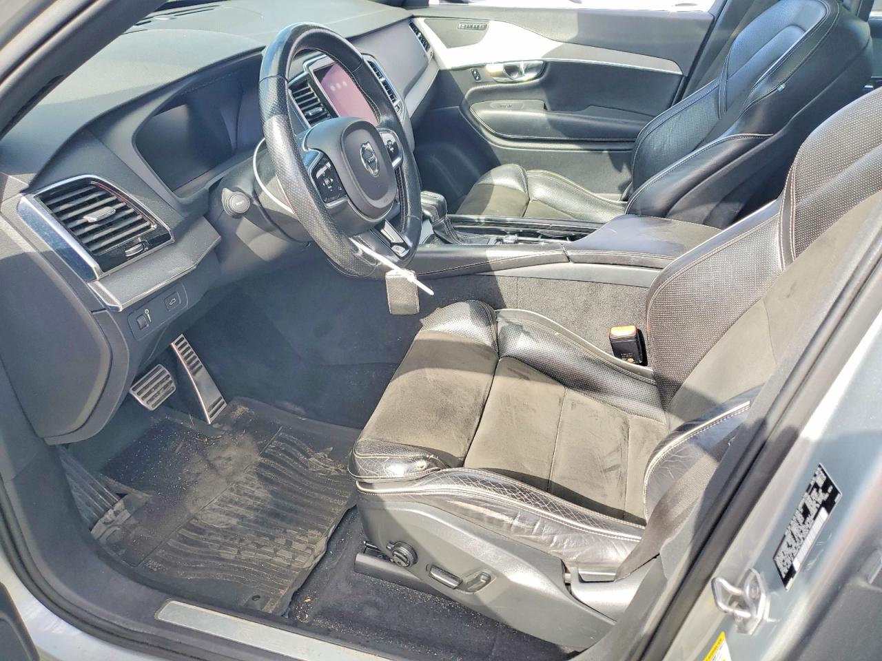 2016 Volvo Xc90 T6 Silver vin: YV4A22PMXG1035827