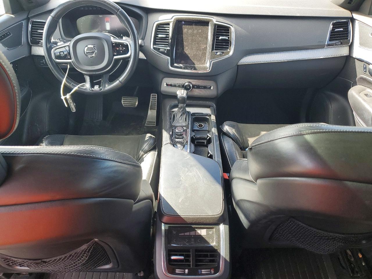 2016 Volvo Xc90 T6 Silver vin: YV4A22PMXG1035827