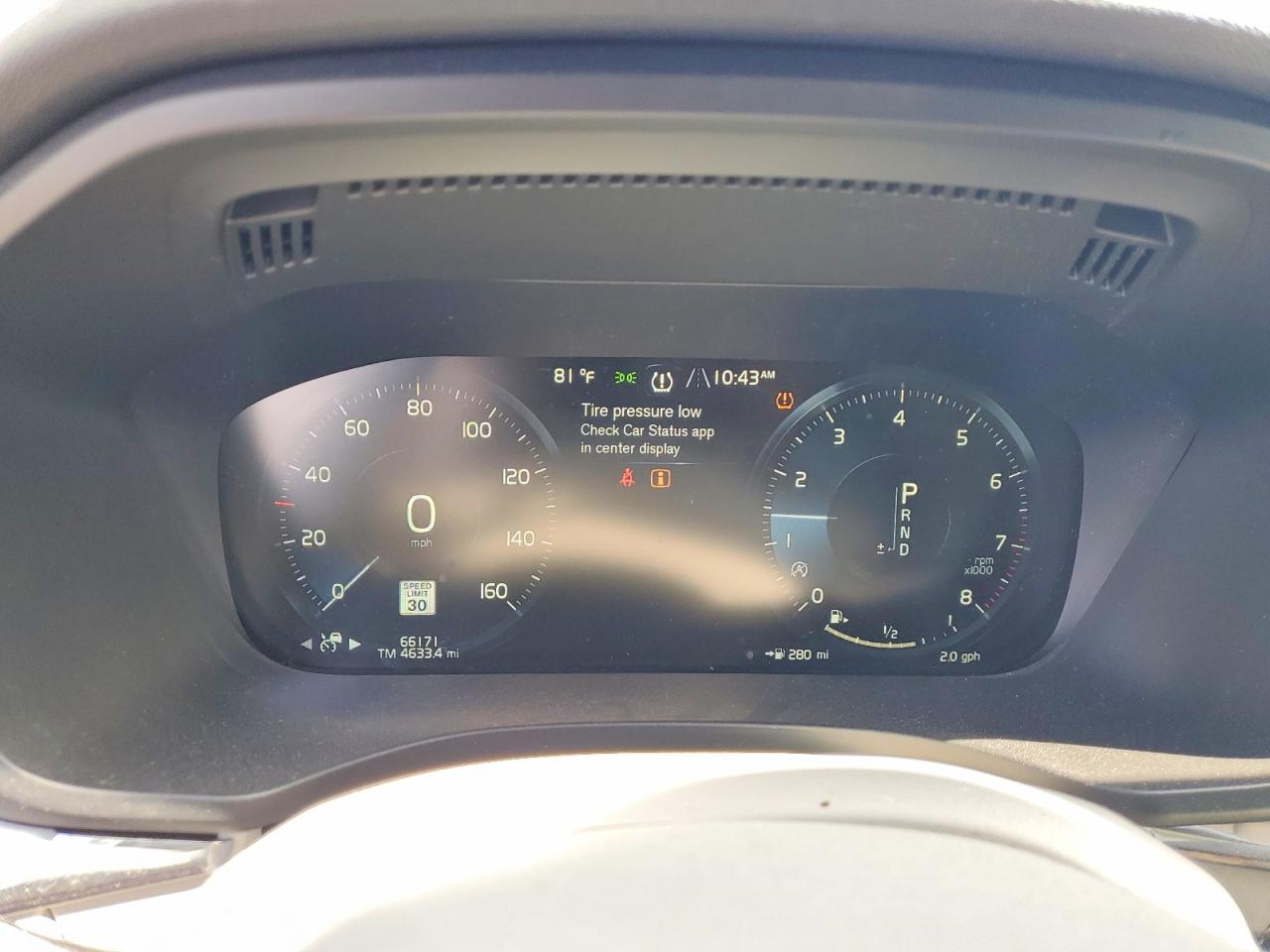 2018 Volvo Xc60 T6 Momentum Black vin: YV4A22RK1J1027568