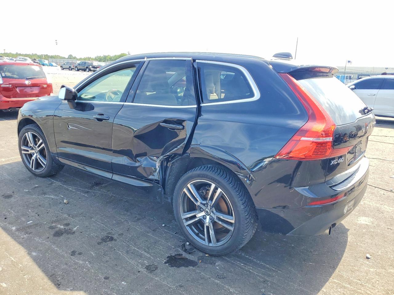 2018 Volvo Xc60 T6 Momentum Black vin: YV4A22RK1J1027568