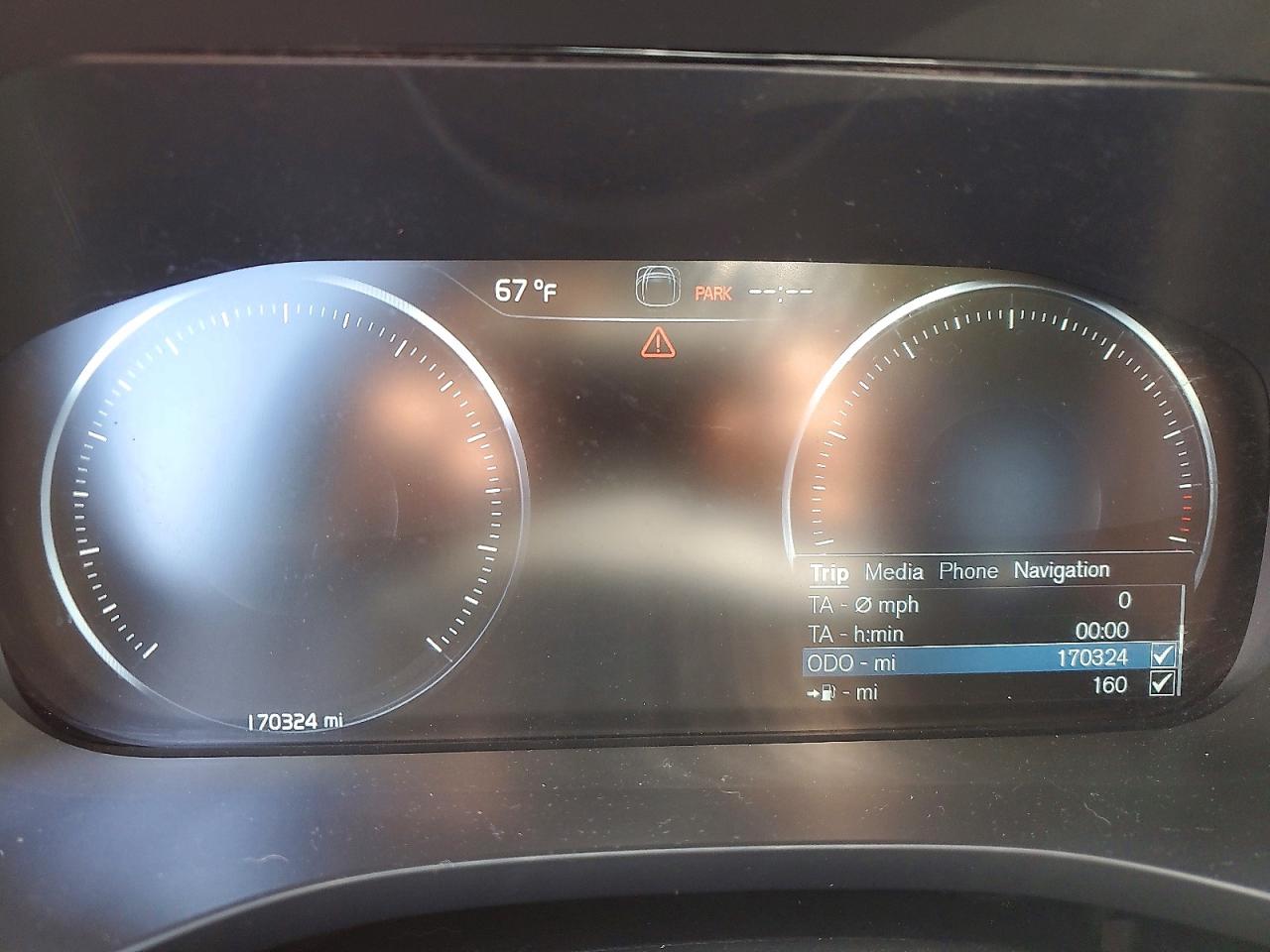 2018 Volvo Xc60 T6 Momentum Silver vin: YV4A22RK6J1019479