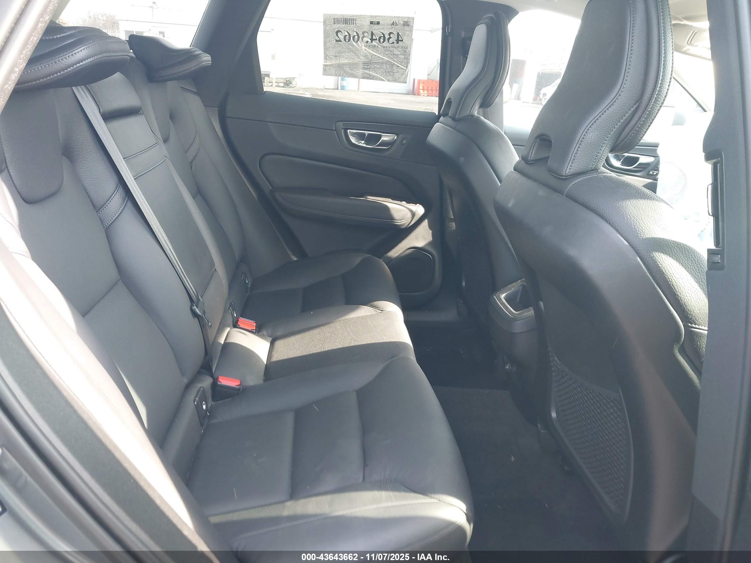 2020 Volvo Xc60 T6 Momentum Gray vin: YV4A22RK7L1410322