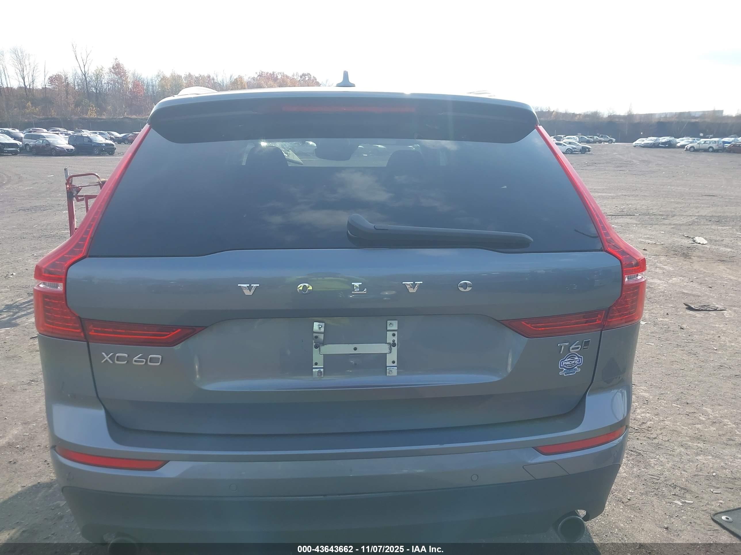 2020 Volvo Xc60 T6 Momentum Gray vin: YV4A22RK7L1410322