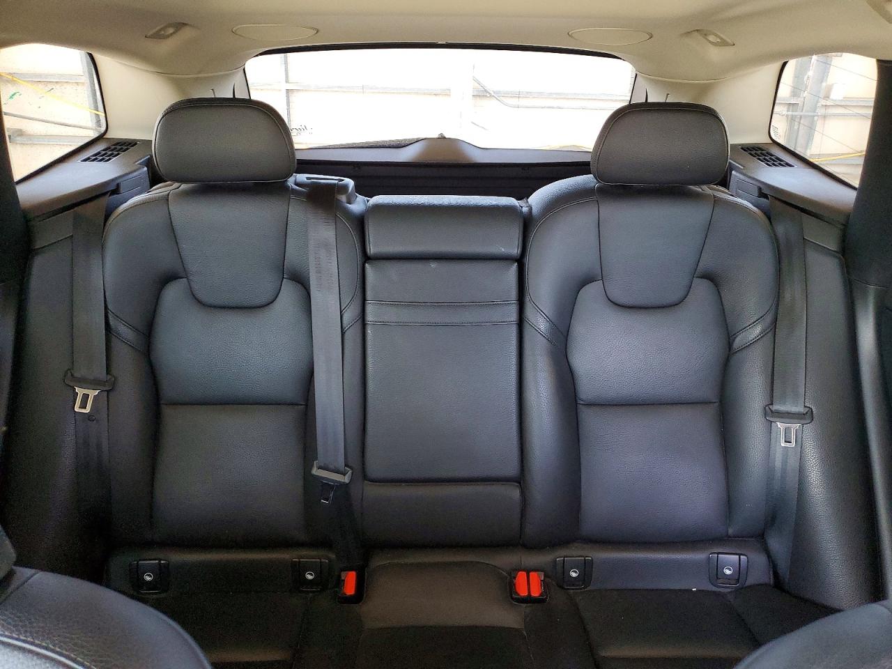 2021 Volvo Xc60 T6 Momentum Silver vin: YV4A22RK7M1765282