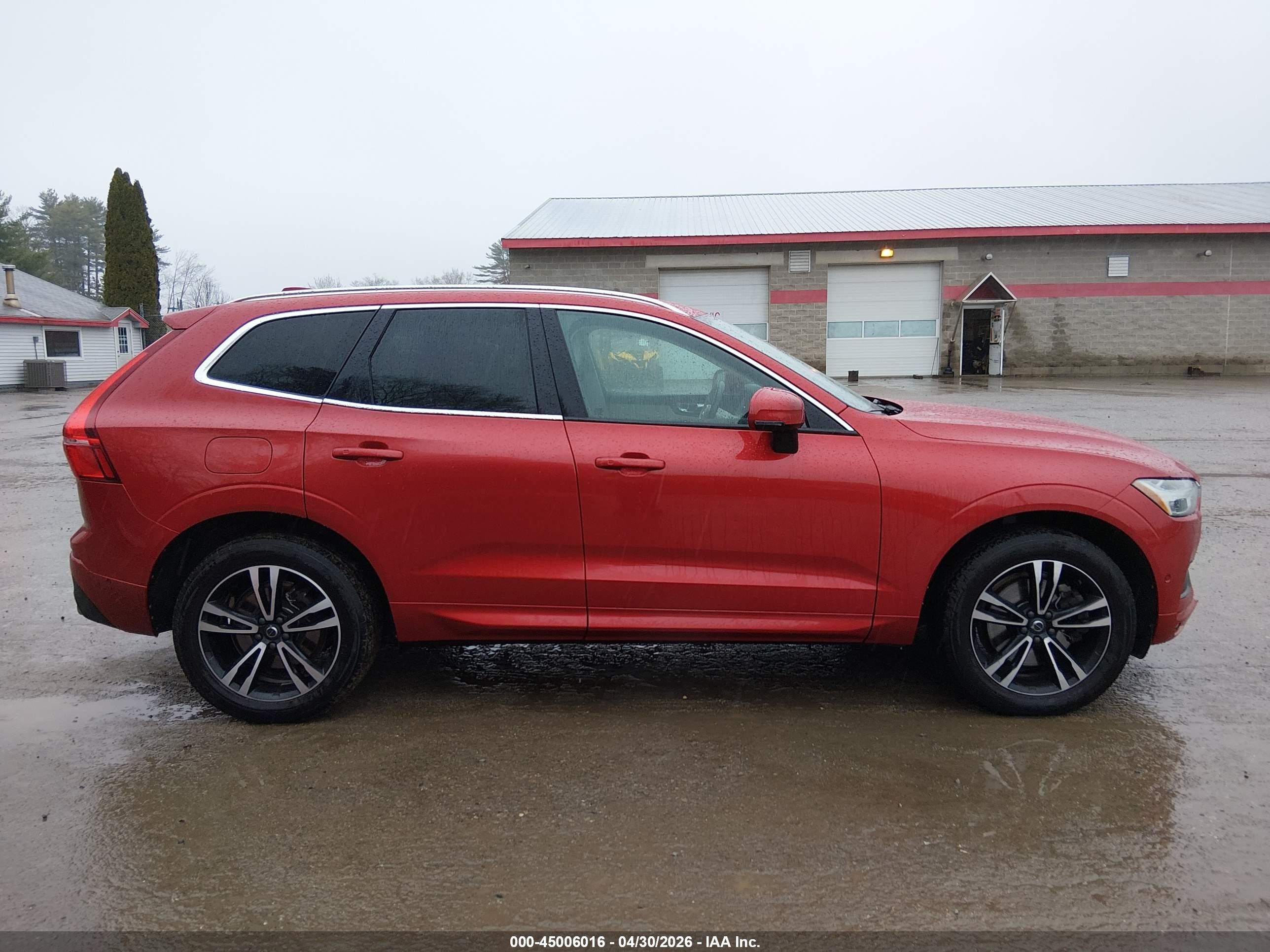 2018 Volvo Xc60 T6 Momentum Red vin: YV4A22RKXJ1025589