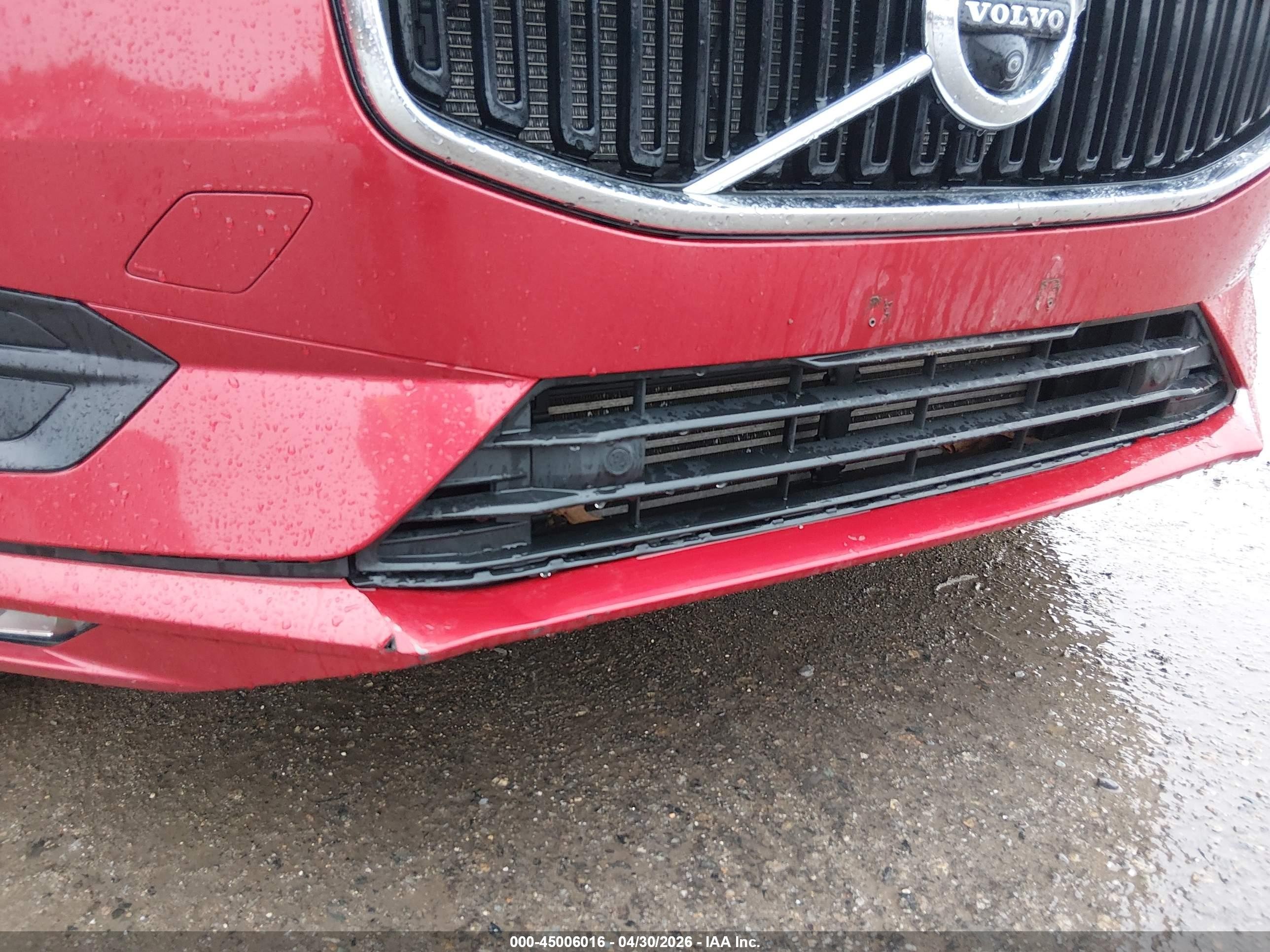 2018 Volvo Xc60 T6 Momentum Red vin: YV4A22RKXJ1025589