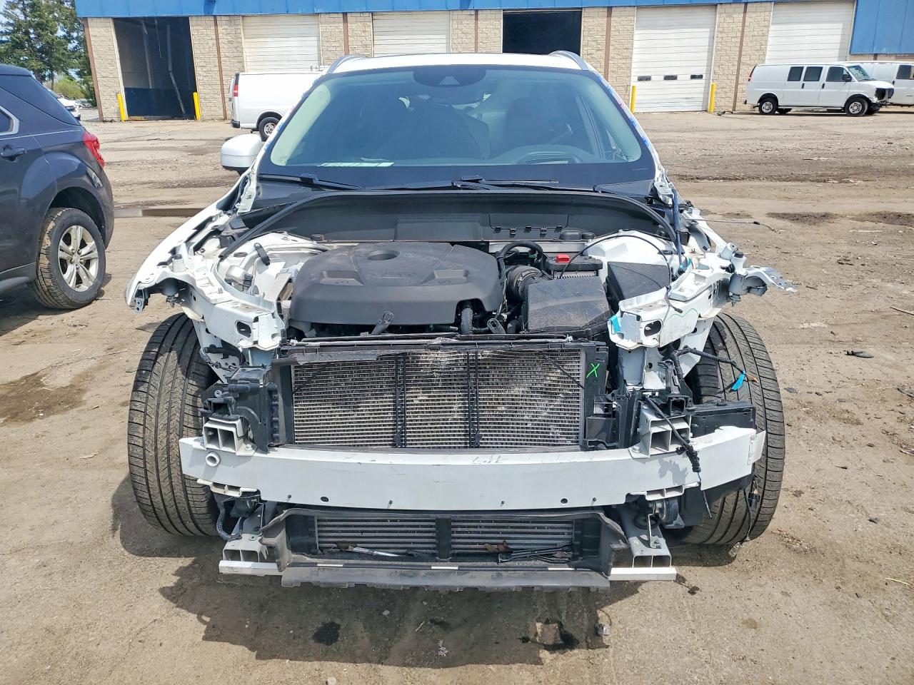 2021 Volvo Xc60 T6 Inscription White vin: YV4A22RL1M1685324