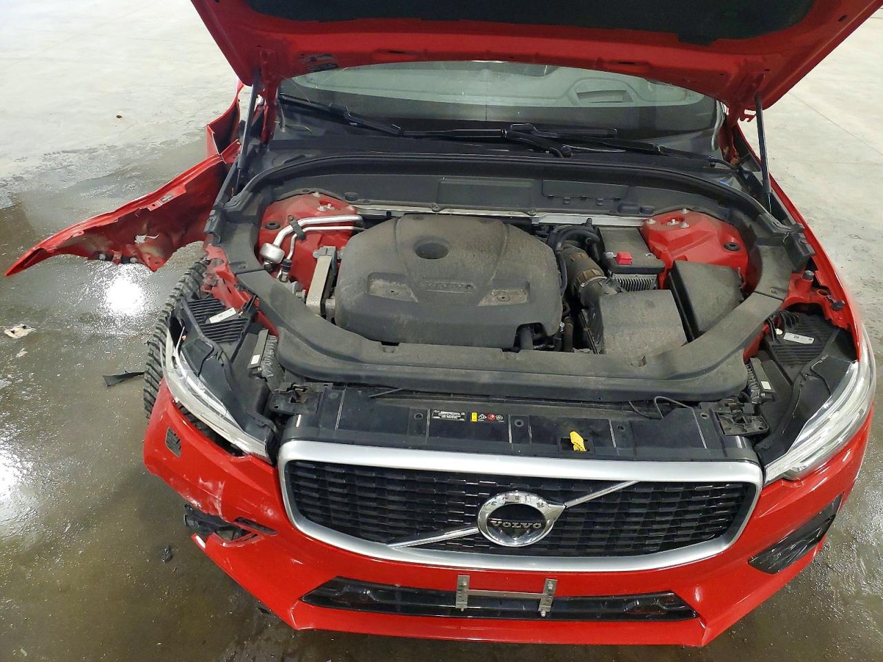 2018 Volvo Xc60 T6 R-design Красный vin: YV4A22RM9J1076437
