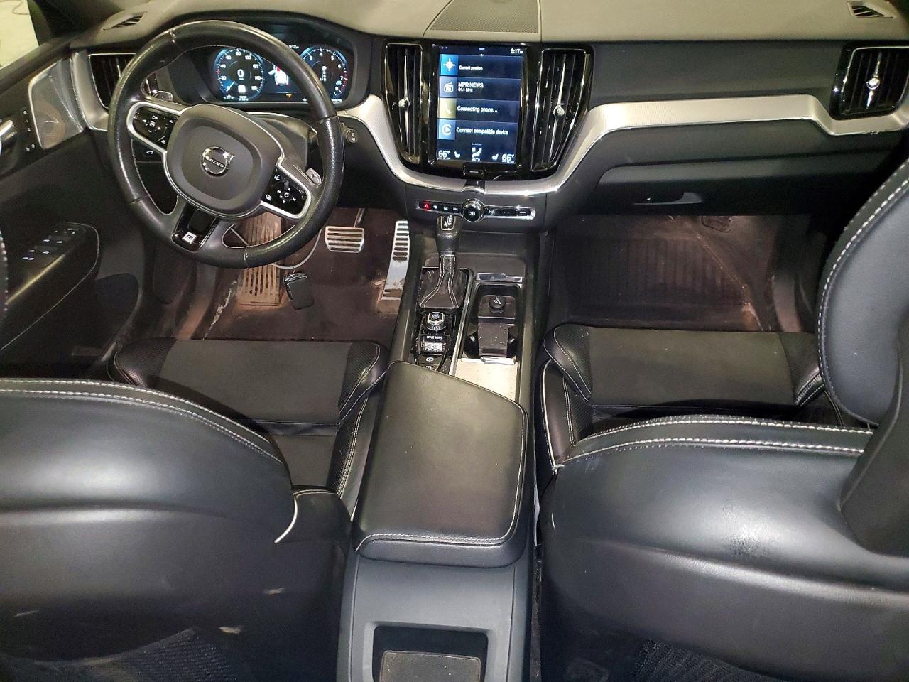 2018 Volvo Xc60 T6 R-design Красный vin: YV4A22RM9J1076437
