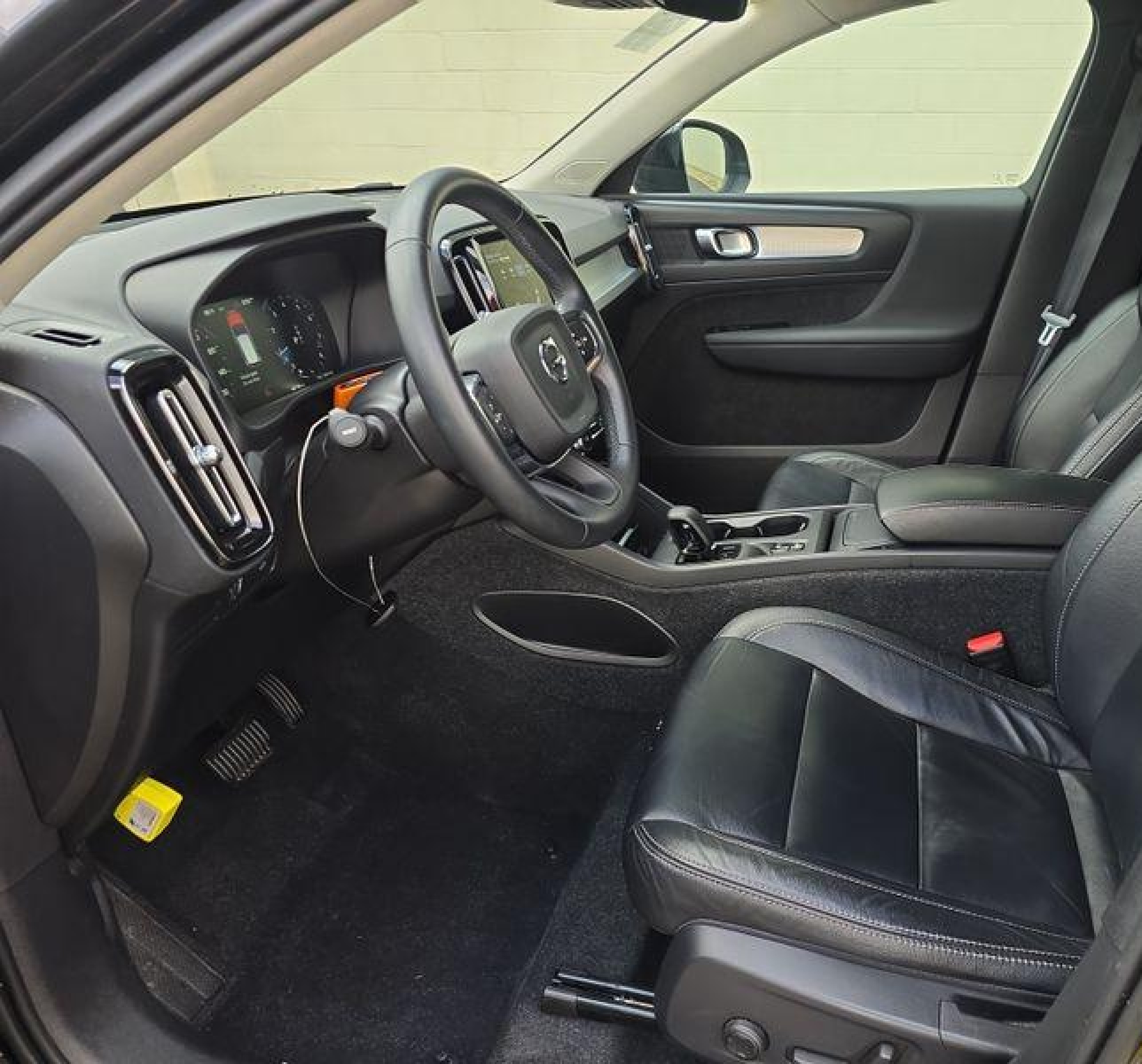 2022 Volvo Xc40 T4 Momentum vin: YV4AC2HK0N2781317