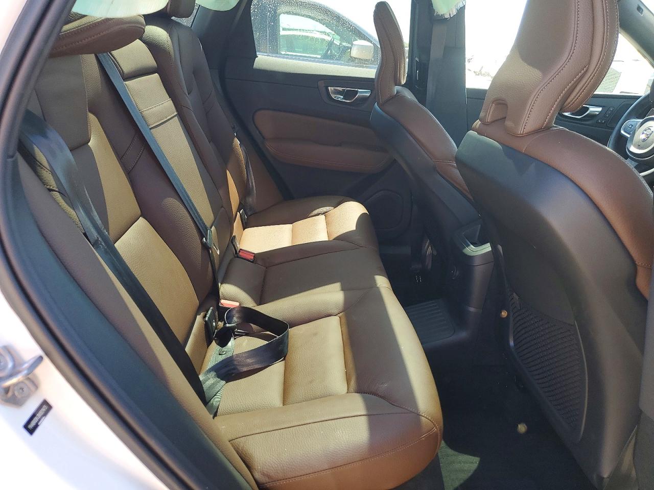 2022 Volvo Xc60 Белый vin: YV4BR0DK3N1921475