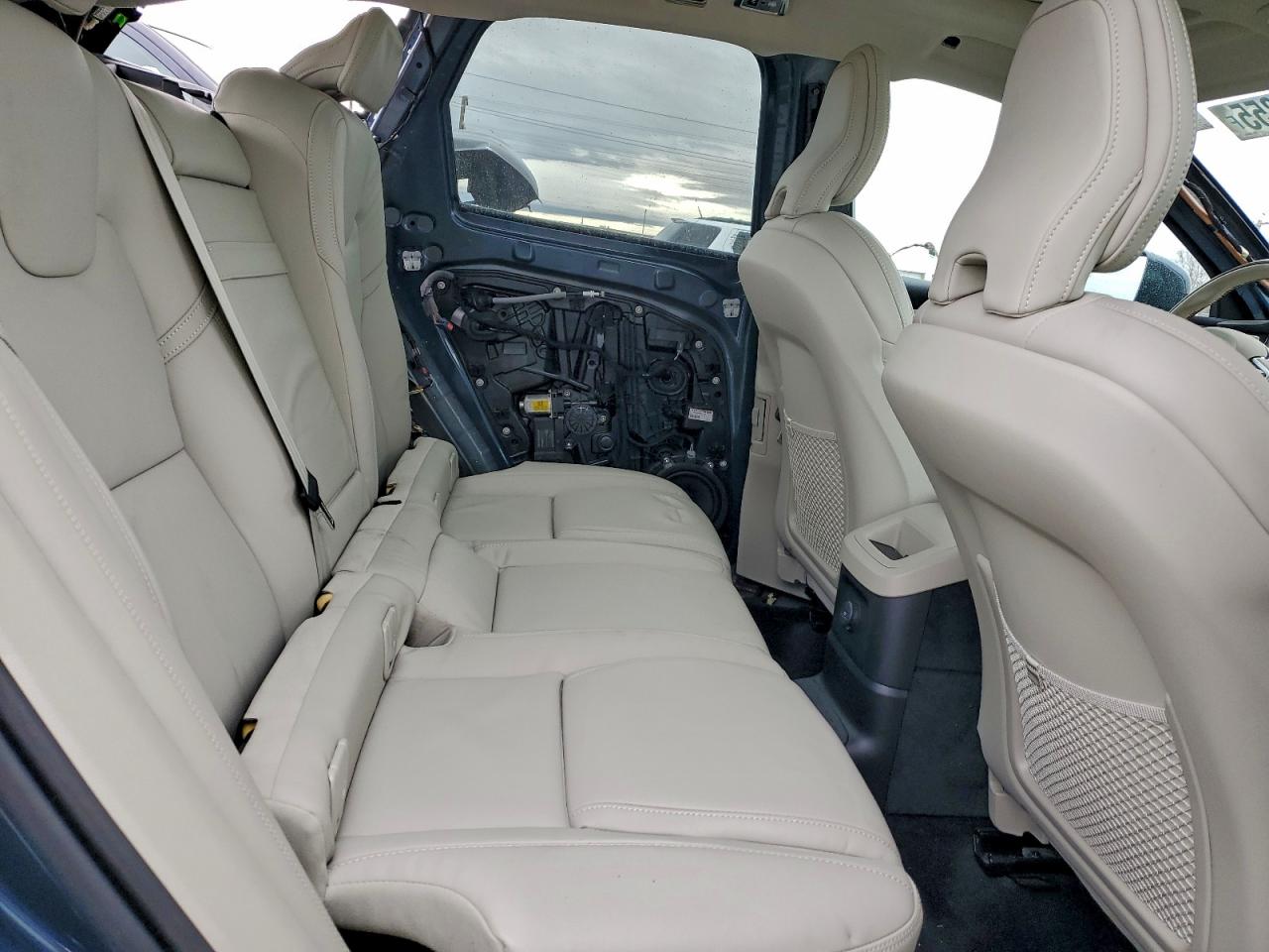 2021 Volvo Xc60 T8 Recharge Inscription Blue vin: YV4BR0DL8M1798019