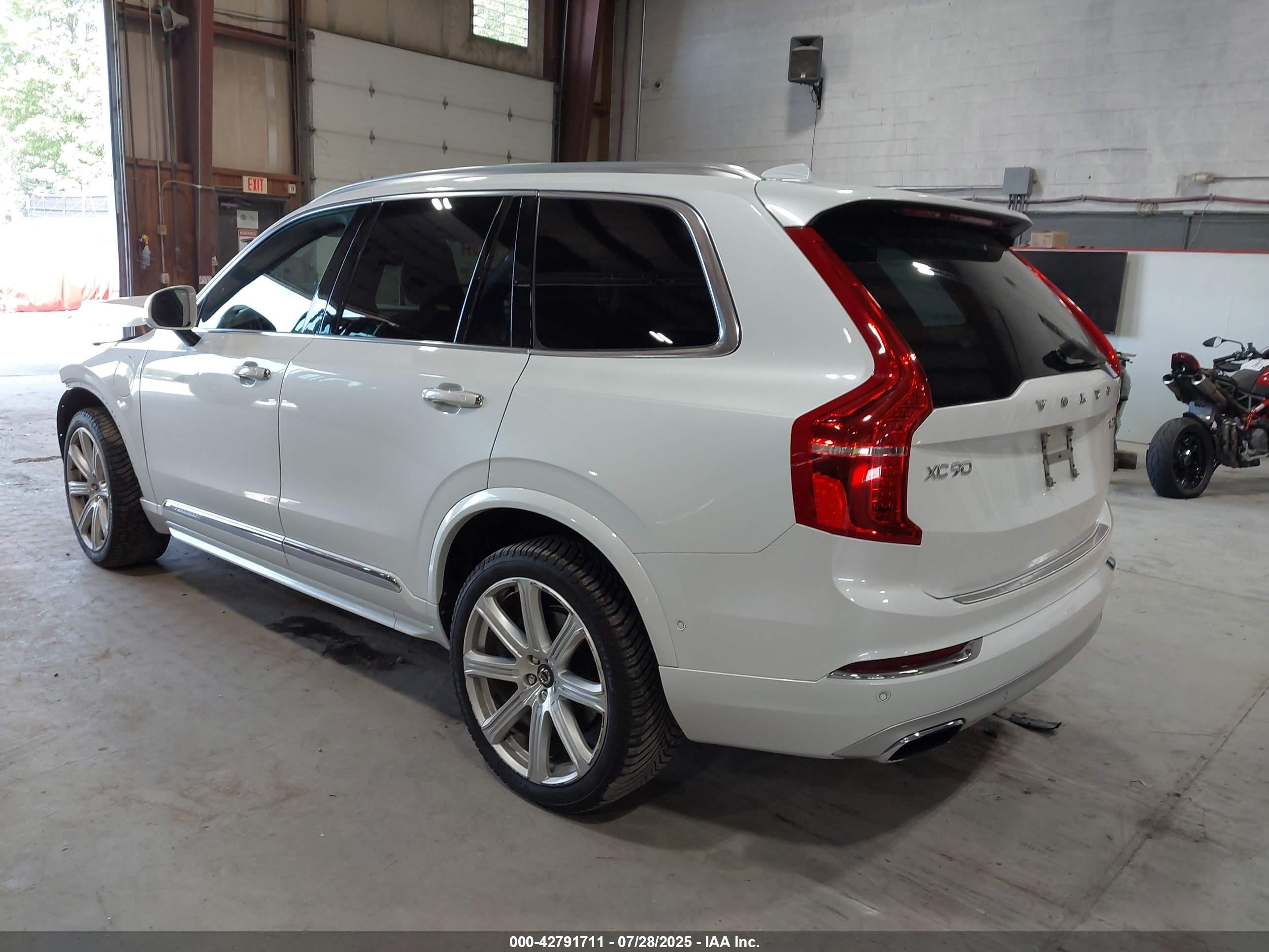 2018 Volvo Xc90 Hybrid T8 Inscription White vin: YV4BR0PLXJ1328310