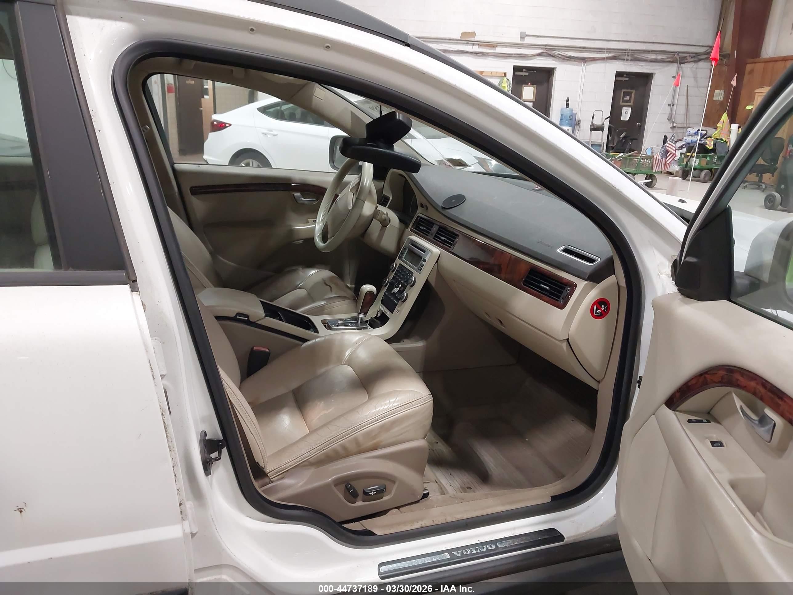 2008 Volvo Xc70 3.2 White vin: YV4BZ982481020120