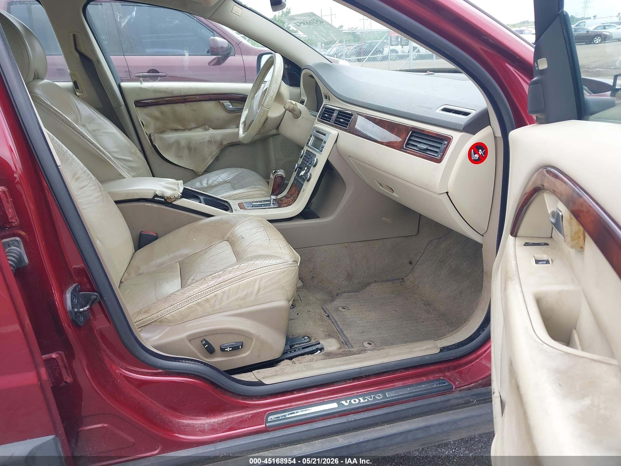 2008 Volvo Xc70 3.2 Red vin: YV4BZ982881012389
