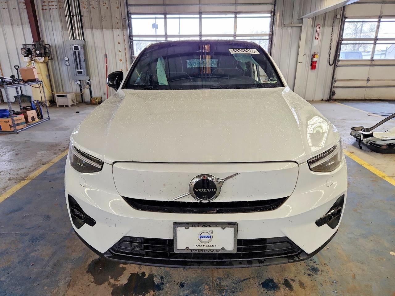 2023 Volvo C40 Recharge Ultimate White vin: YV4ED3GM4P2055695