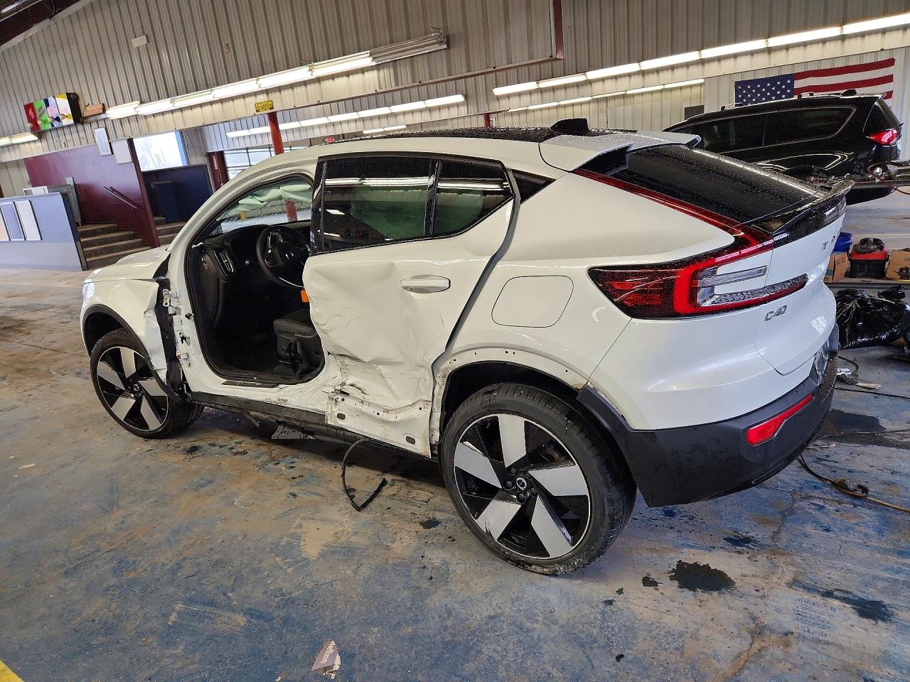 2023 Volvo C40 Recharge Ultimate White vin: YV4ED3GM4P2055695