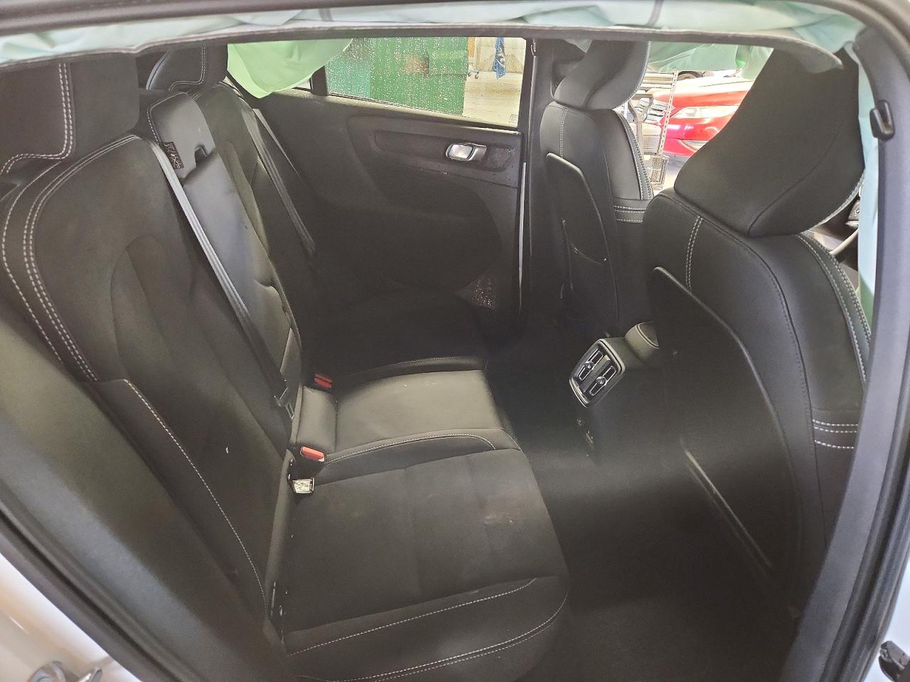 2023 Volvo C40 Recharge Ultimate White vin: YV4ED3GM4P2055695