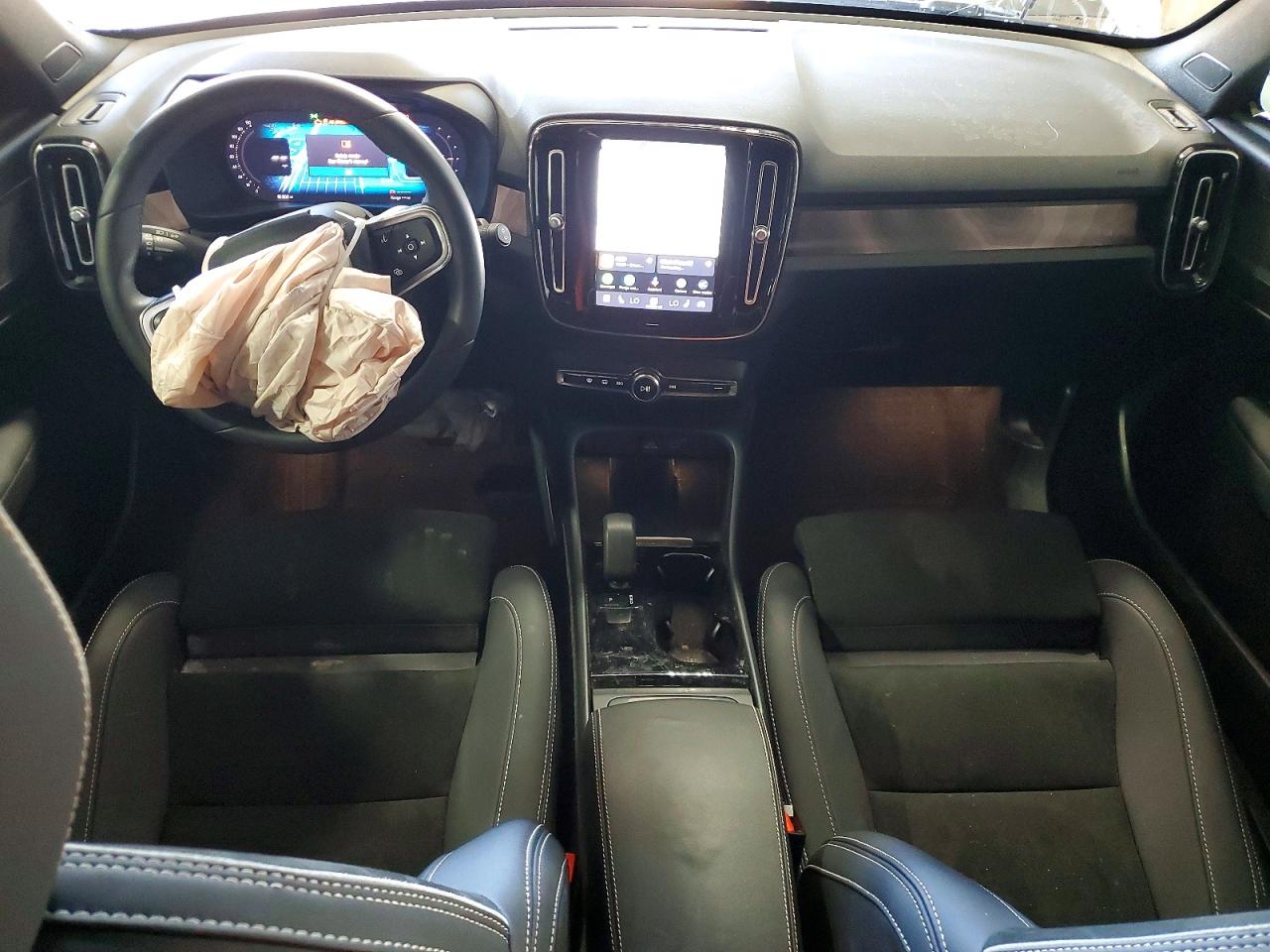 2023 Volvo Xc40 Recharge Plus Бежевый vin: YV4ED3UL3P2102839