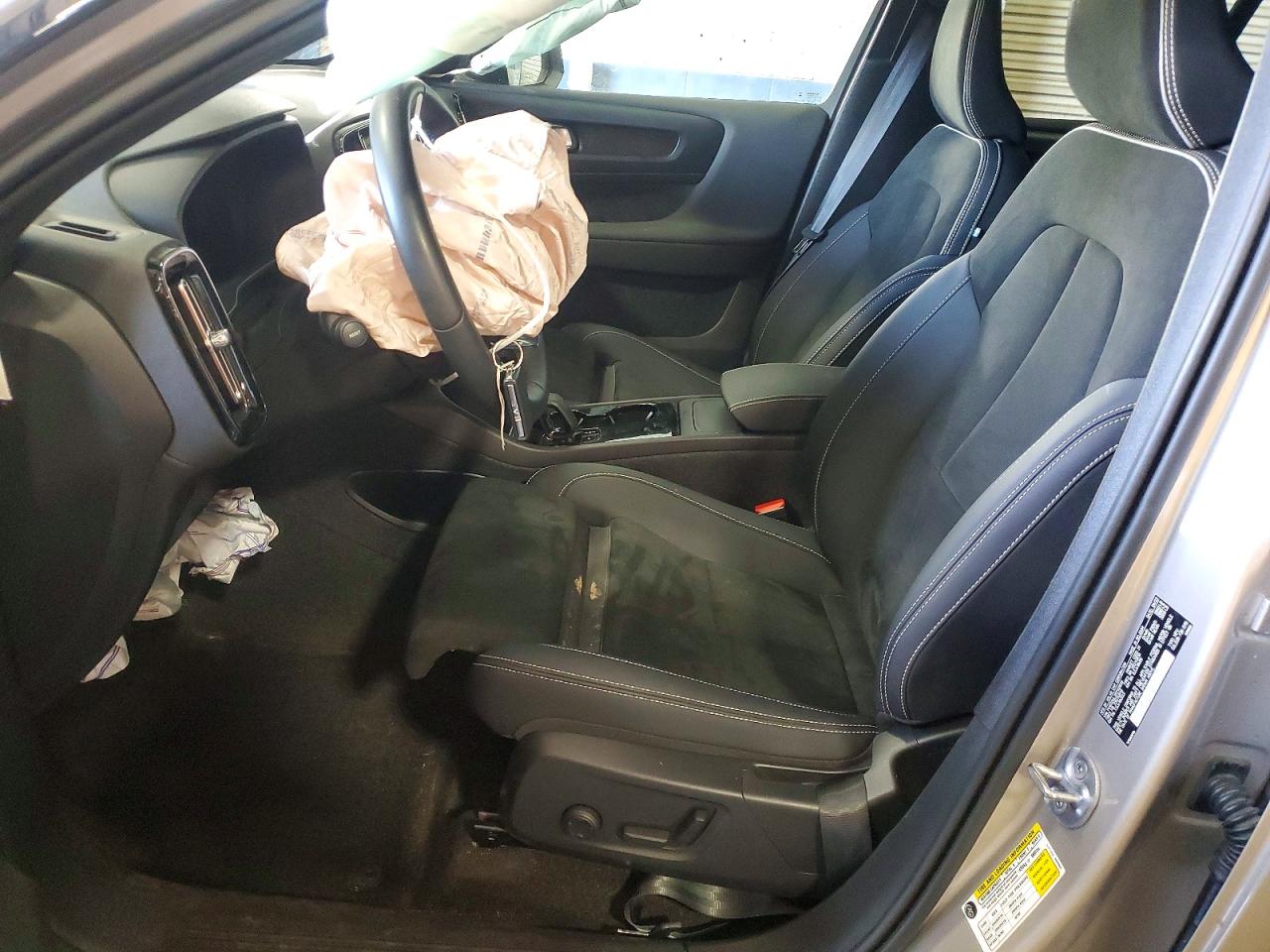 2023 Volvo Xc40 Recharge Plus Бежевый vin: YV4ED3UL3P2102839