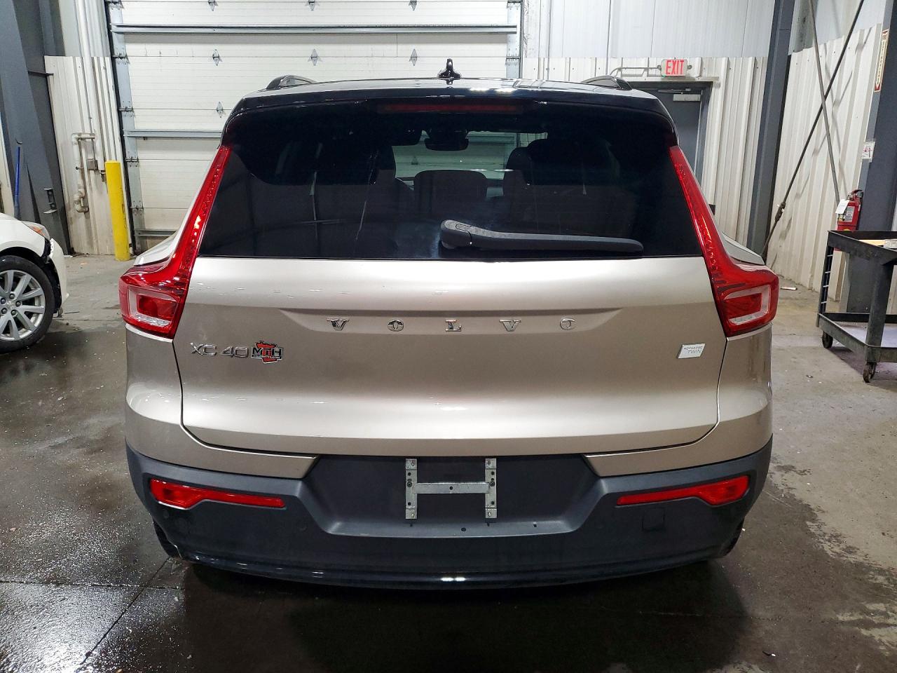 2023 Volvo Xc40 Recharge Plus Бежевый vin: YV4ED3UL3P2102839