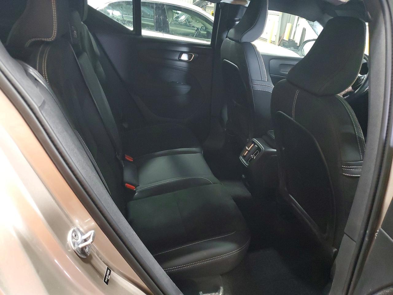 2023 Volvo Xc40 Recharge Plus Бежевый vin: YV4ED3UL3P2102839