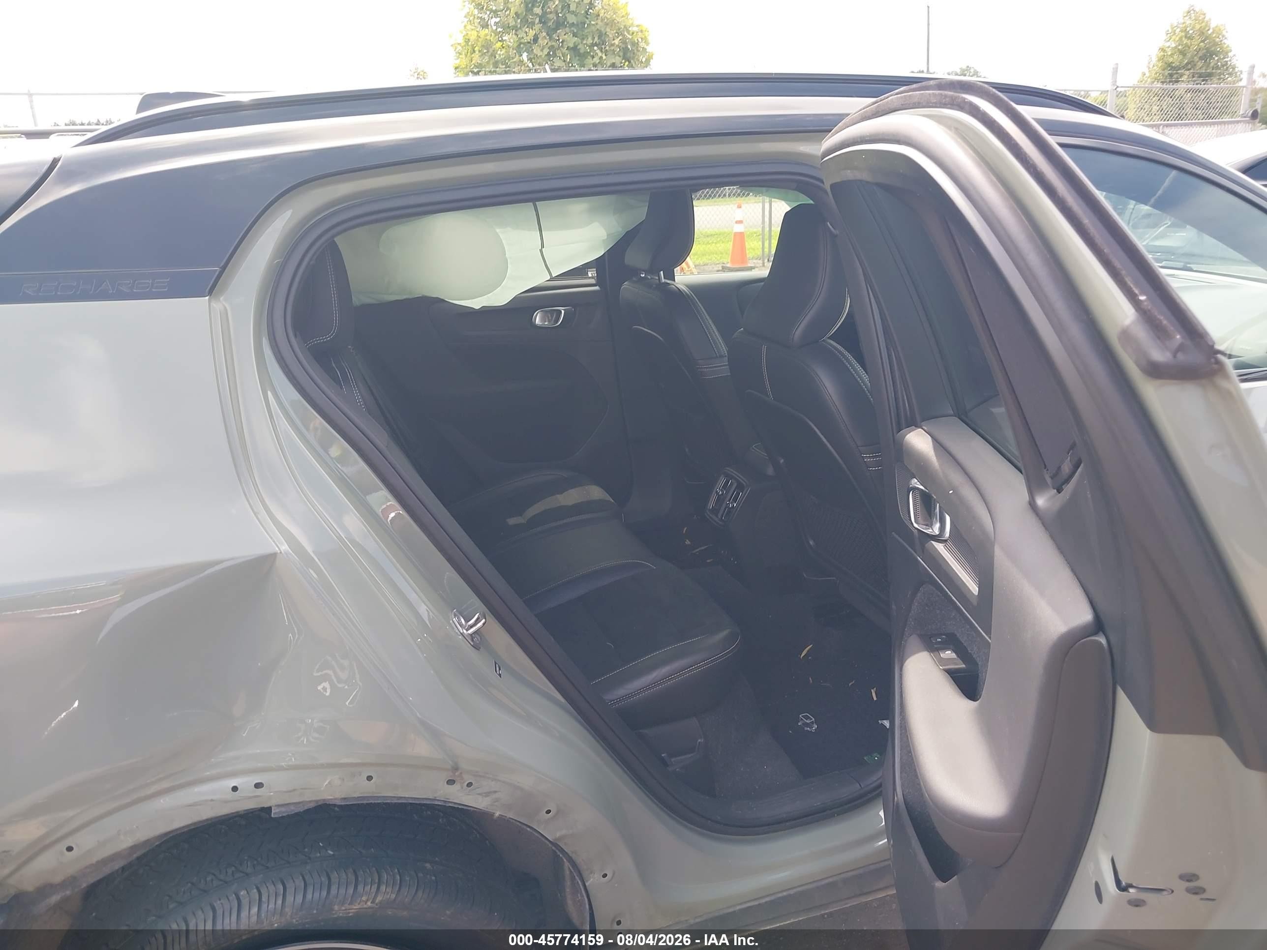 2021 Volvo Xc40 Recharge Pure Electric P8 Зеленый vin: YV4ED3UR0M2553744