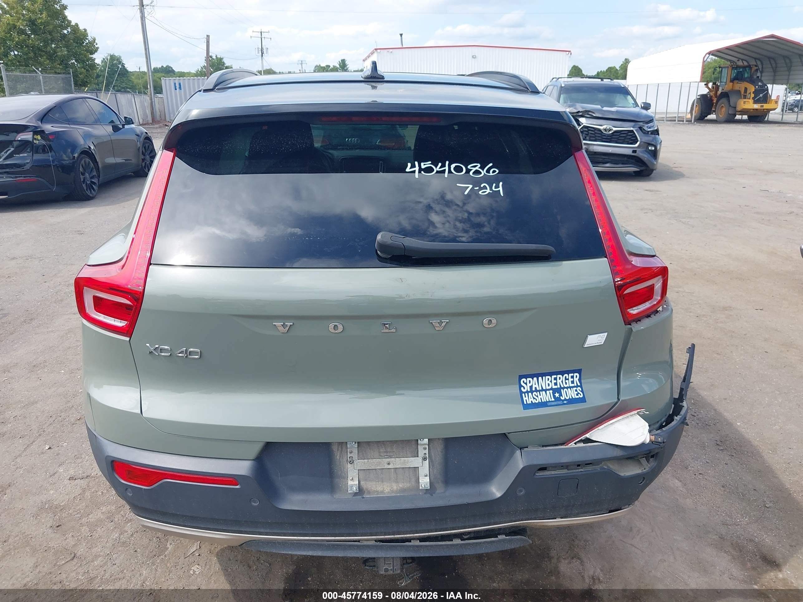 2021 Volvo Xc40 Recharge Pure Electric P8 Зеленый vin: YV4ED3UR0M2553744