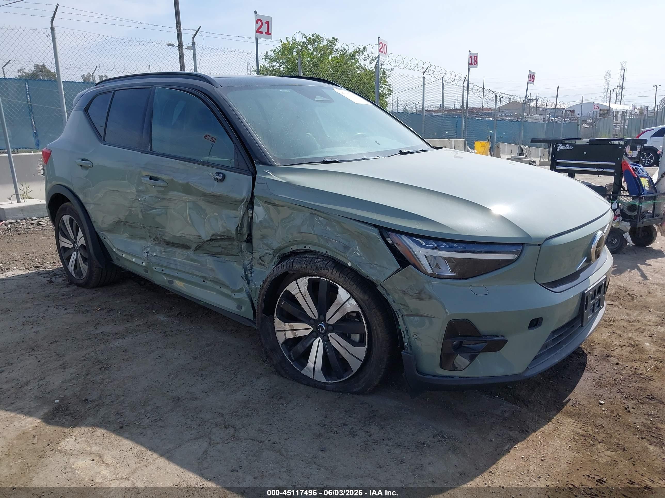 2023 Volvo Xc40 Recharge Pure Electric Twin Plus Green vin: YV4ED3UW3P2963092