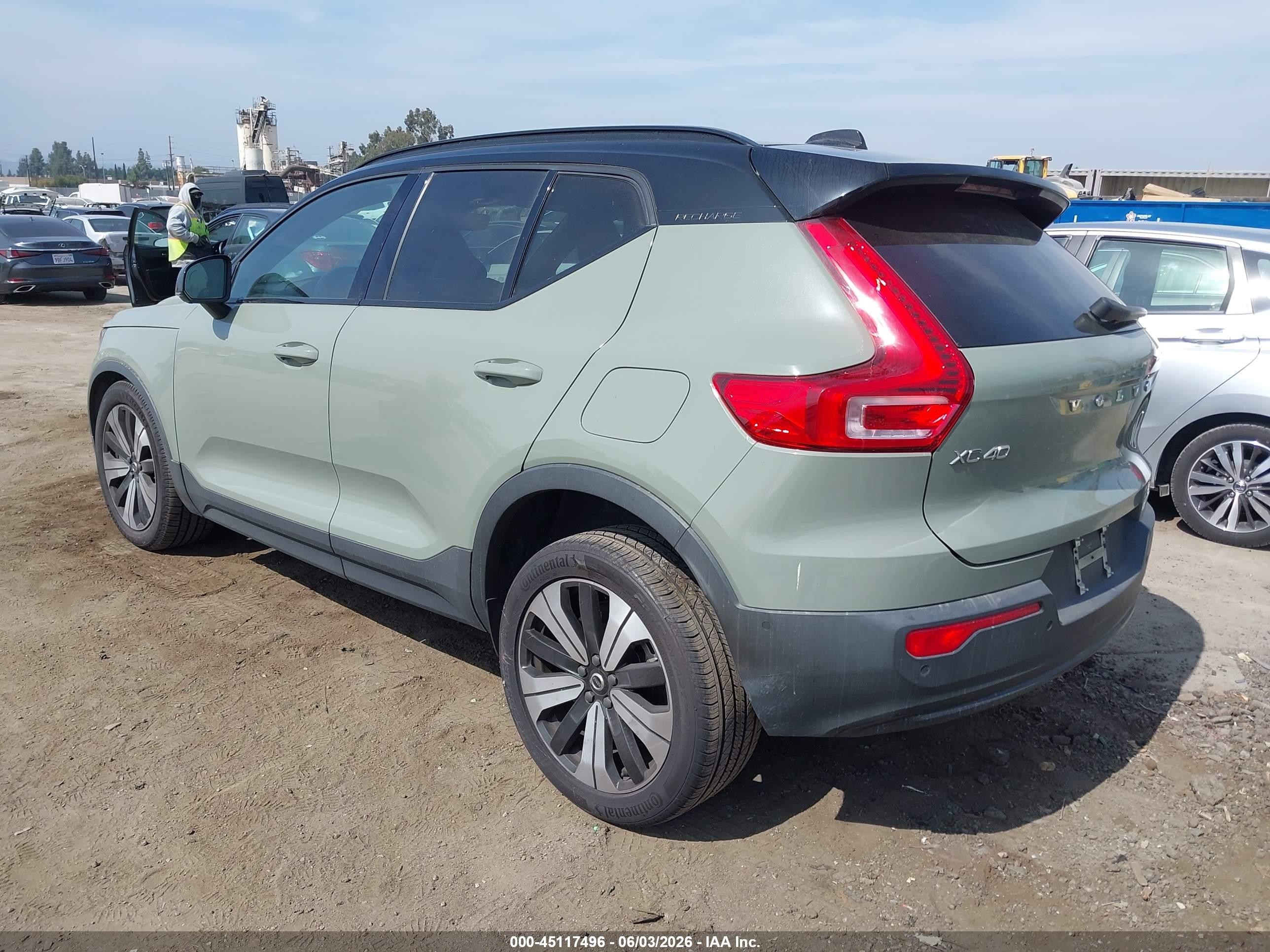 2023 Volvo Xc40 Recharge Pure Electric Twin Plus Green vin: YV4ED3UW3P2963092