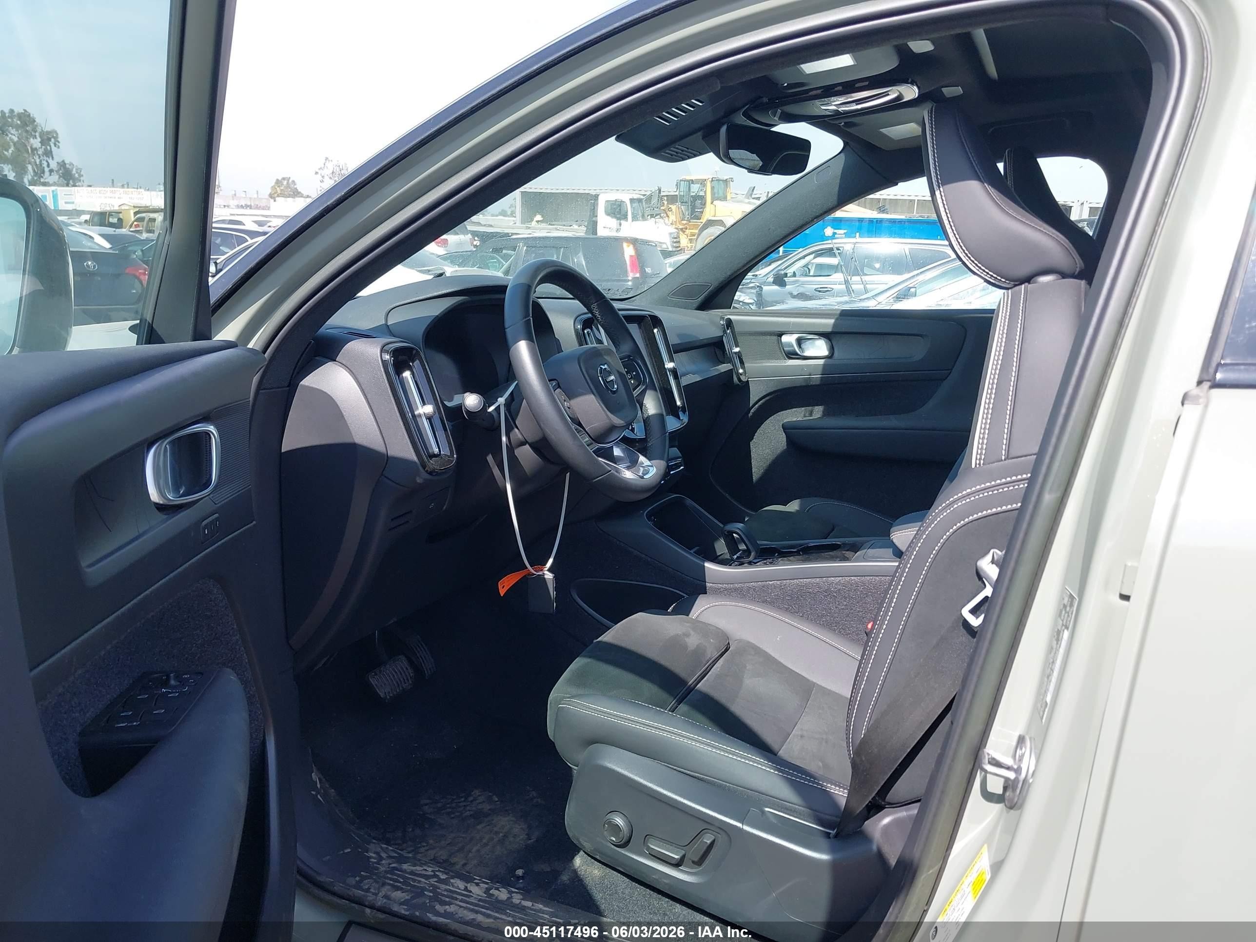 2023 Volvo Xc40 Recharge Pure Electric Twin Plus Green vin: YV4ED3UW3P2963092