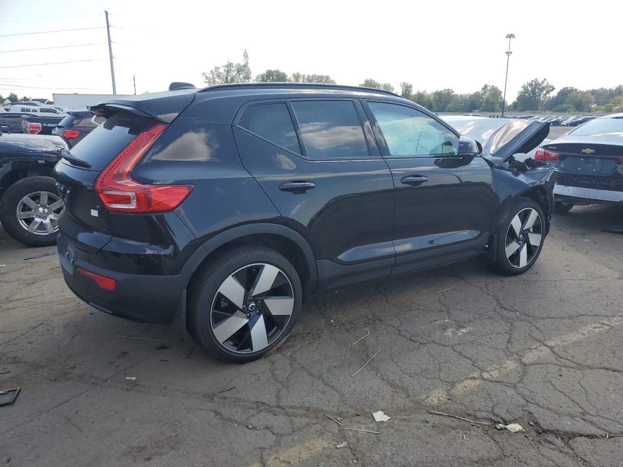 2024 Volvo Xc40 Recharge Ultimate Black vin: YV4ER3XM8R2252325